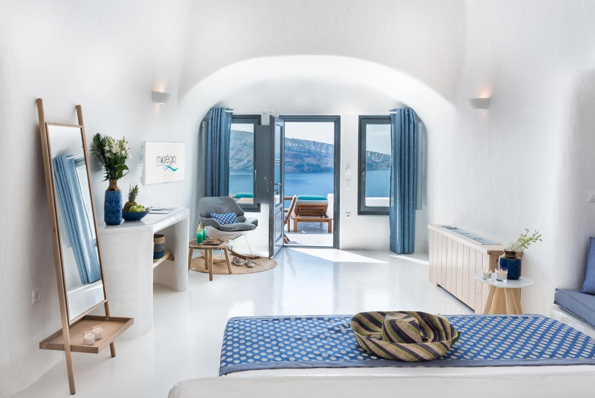 Honeymoon Suite with Outdoor Heated Plunge Pool with Jets