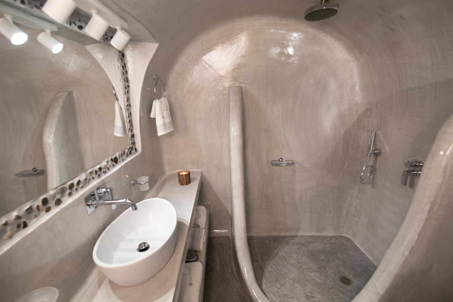 White Dome Suite with Plunge Pool