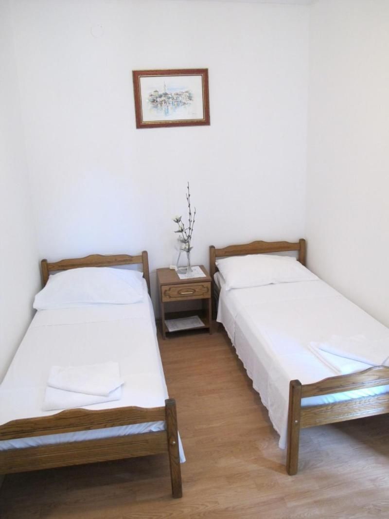 Twin Room with Balcony and Garden View