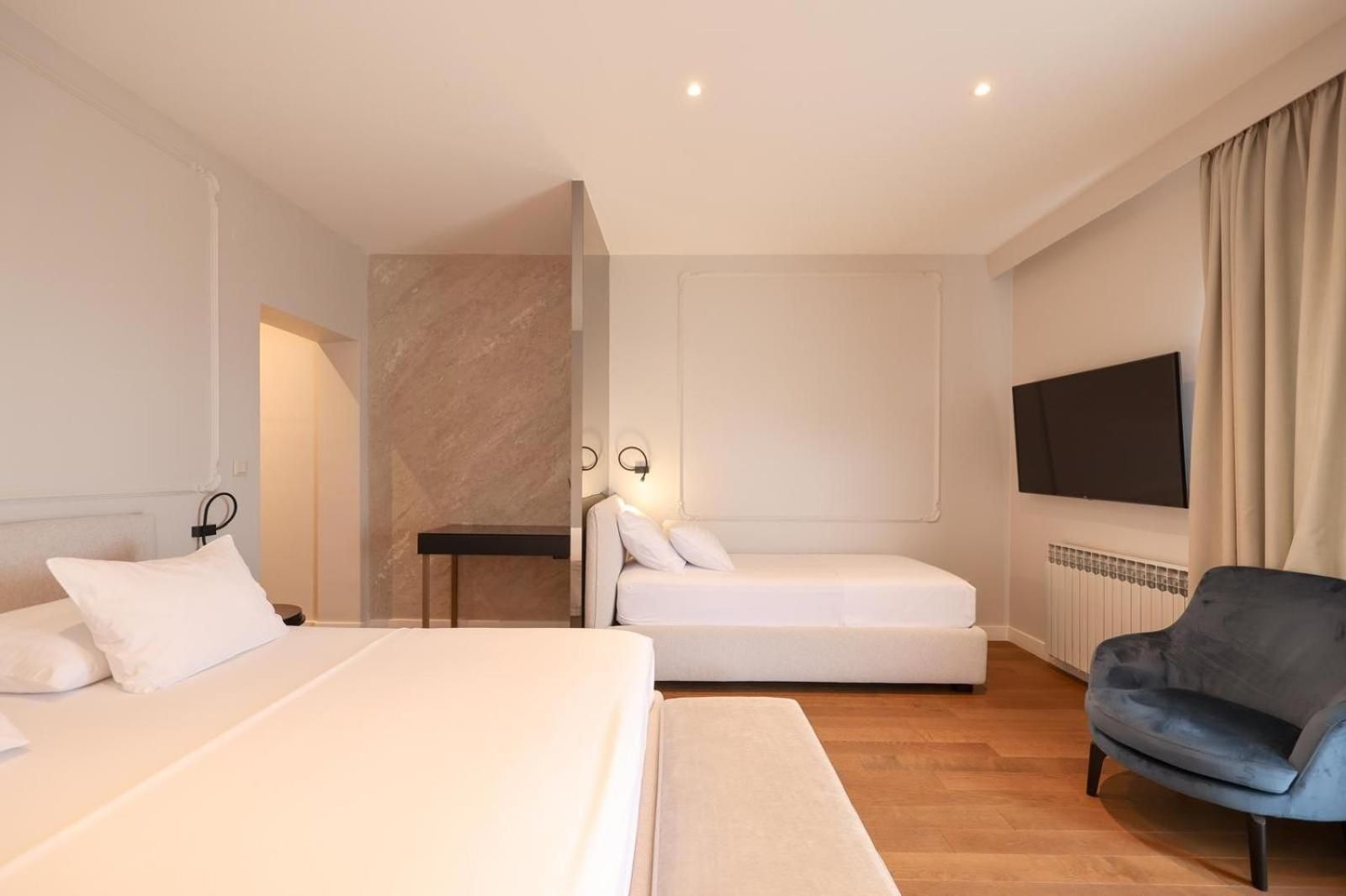 Triple Room with Balcony