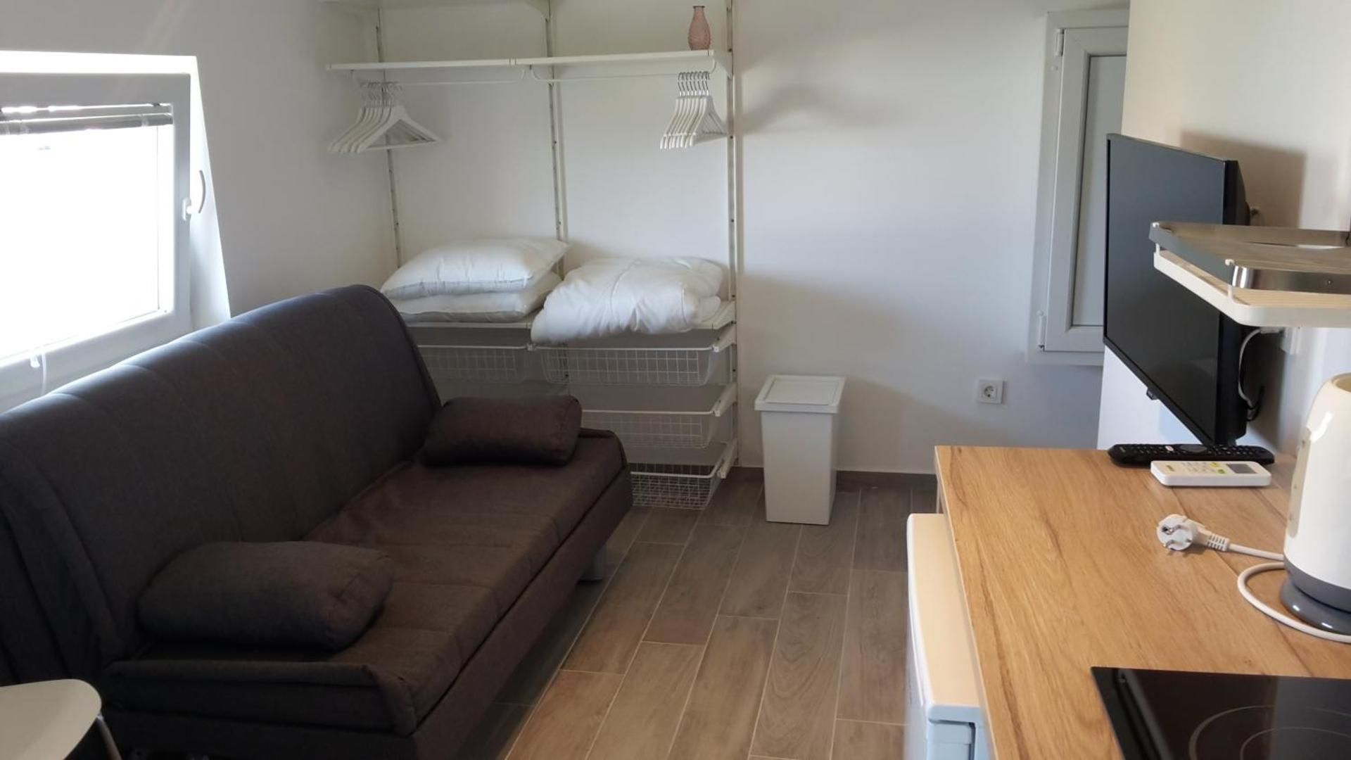 Small Studio without Balcony
