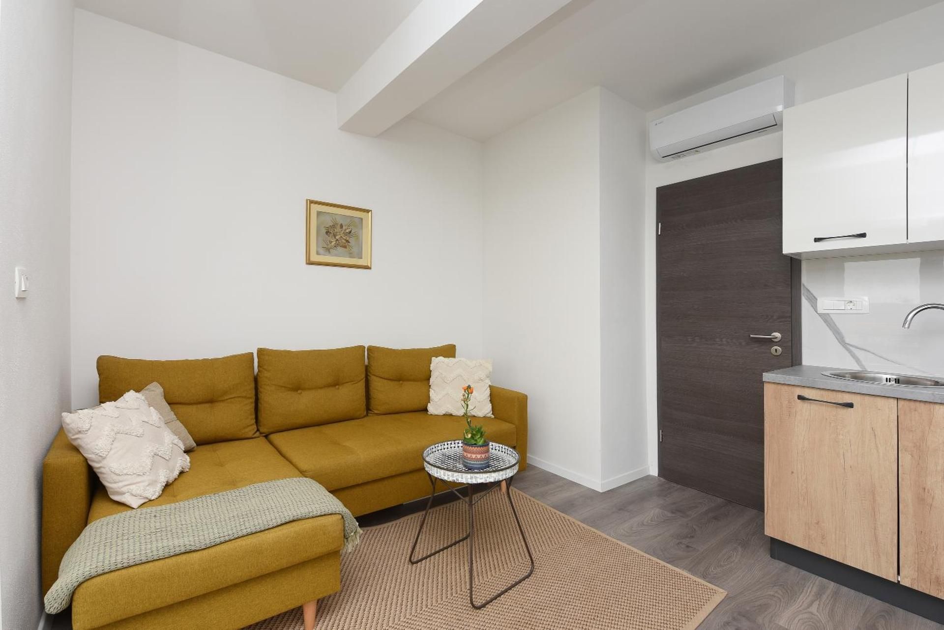 One-Bedroom Apartment with Sea View and Balcony