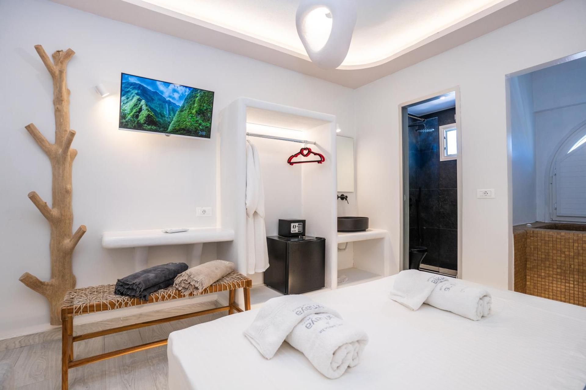 King Room with Spa Bath