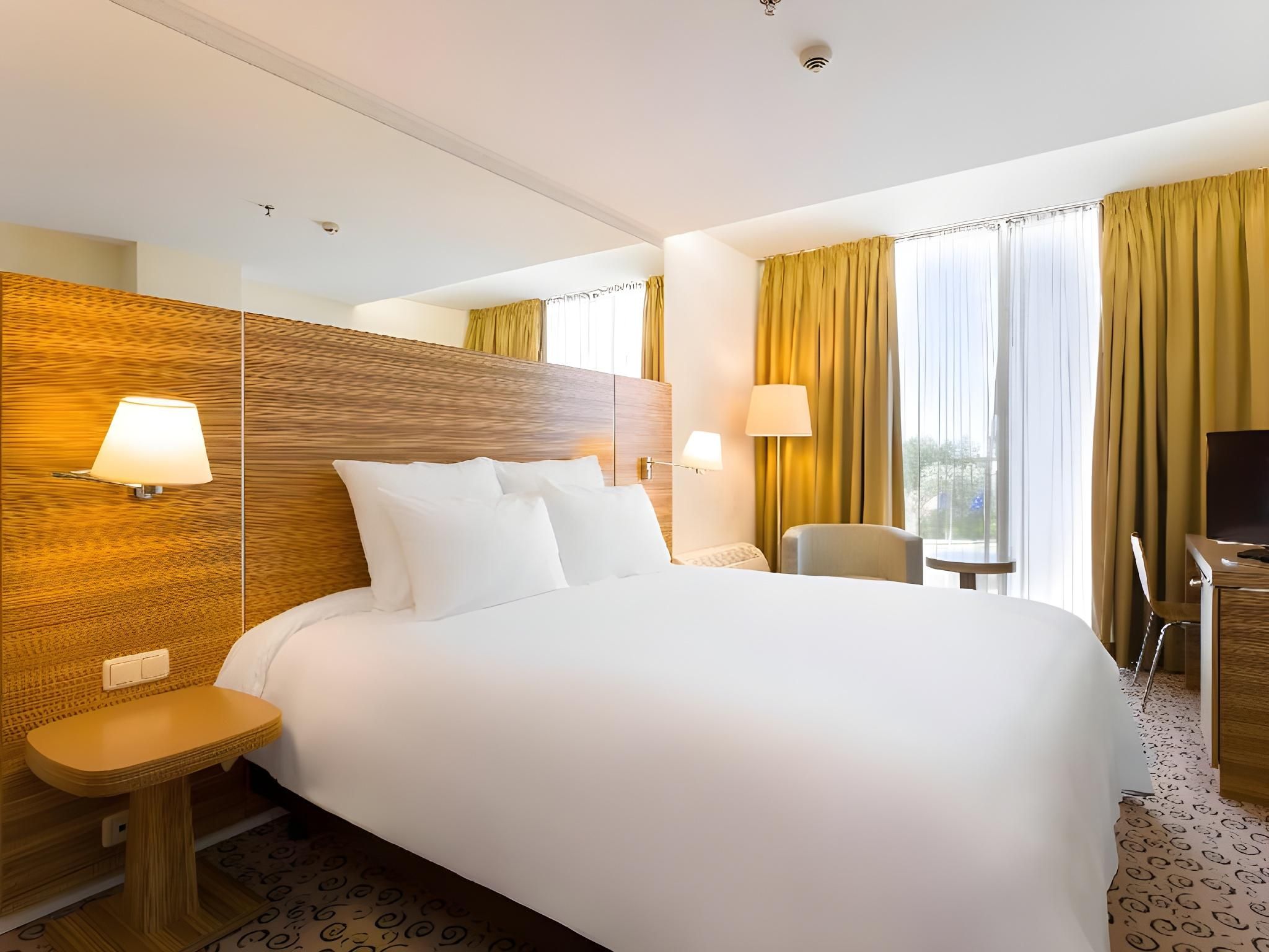 Classic Room With 1 Double Bed, Lake View