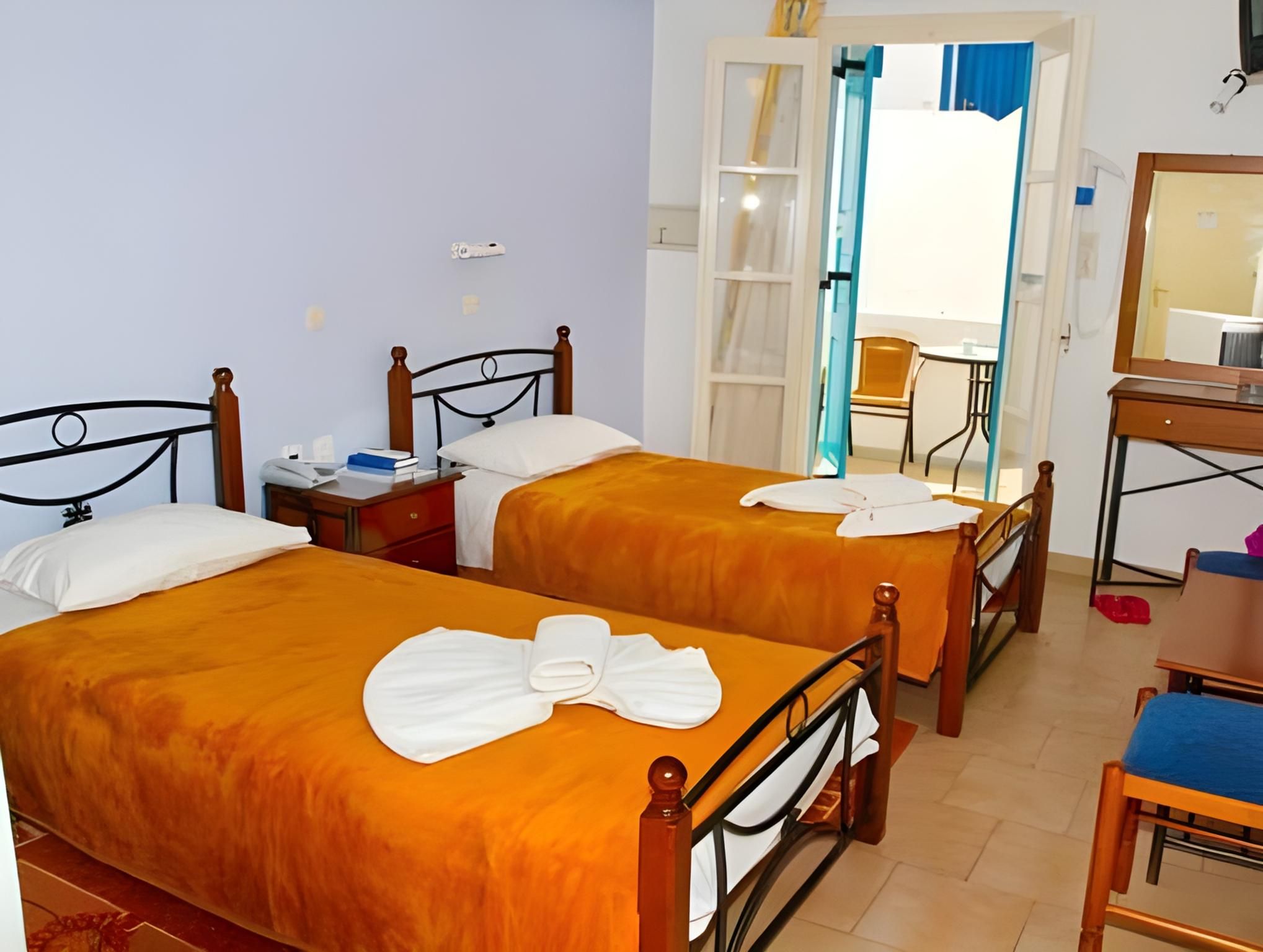 Santa Barbara Standard Double or Twin Room with Balcony 2