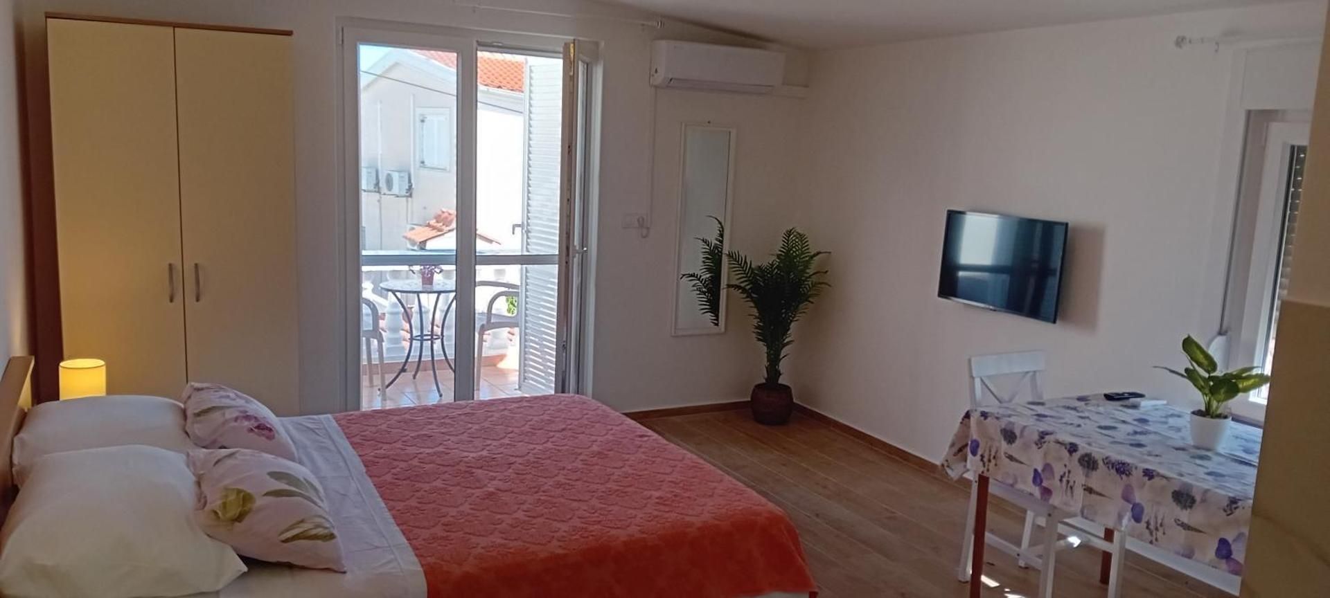 Double Room with Balcony (2 Adults + 1 Child)