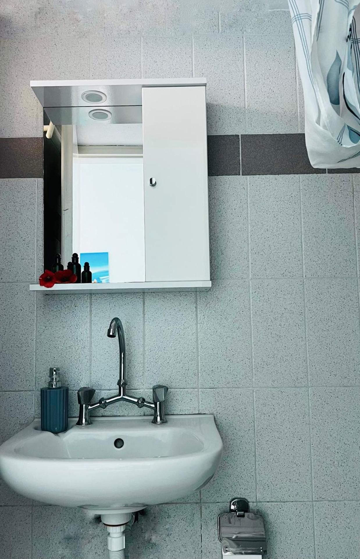 Anna Maria Rooms Santorini Standard Twin Room 2