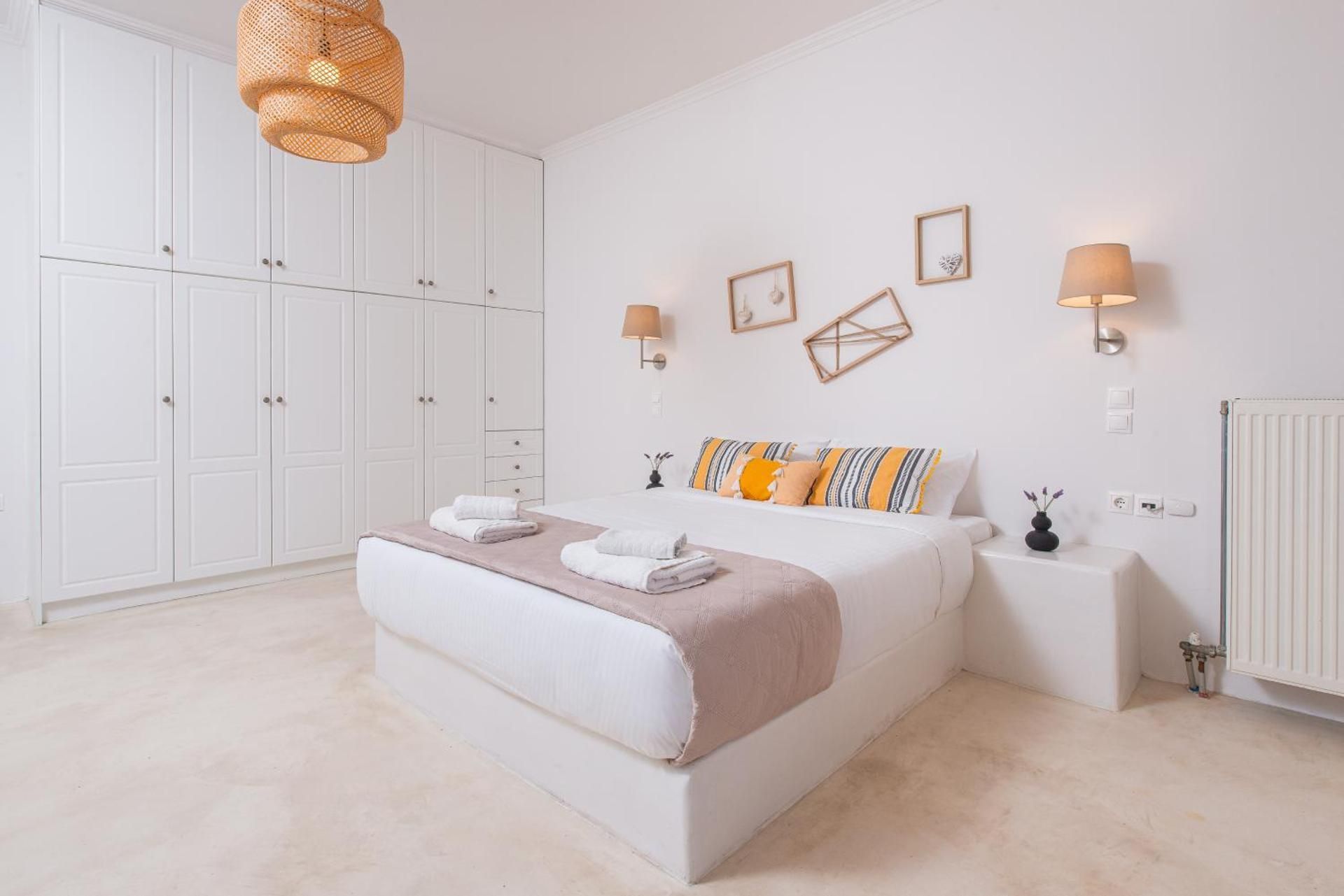 Deluxe Family Suite with Hot Tub and Sea View 