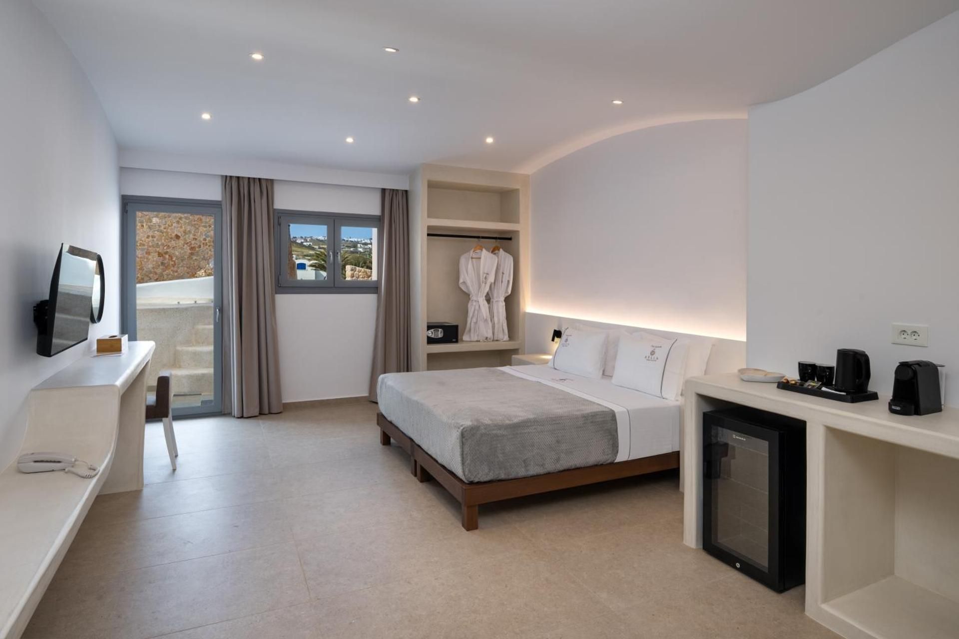 Junior Suite Garden View with Heated Jacuzzi