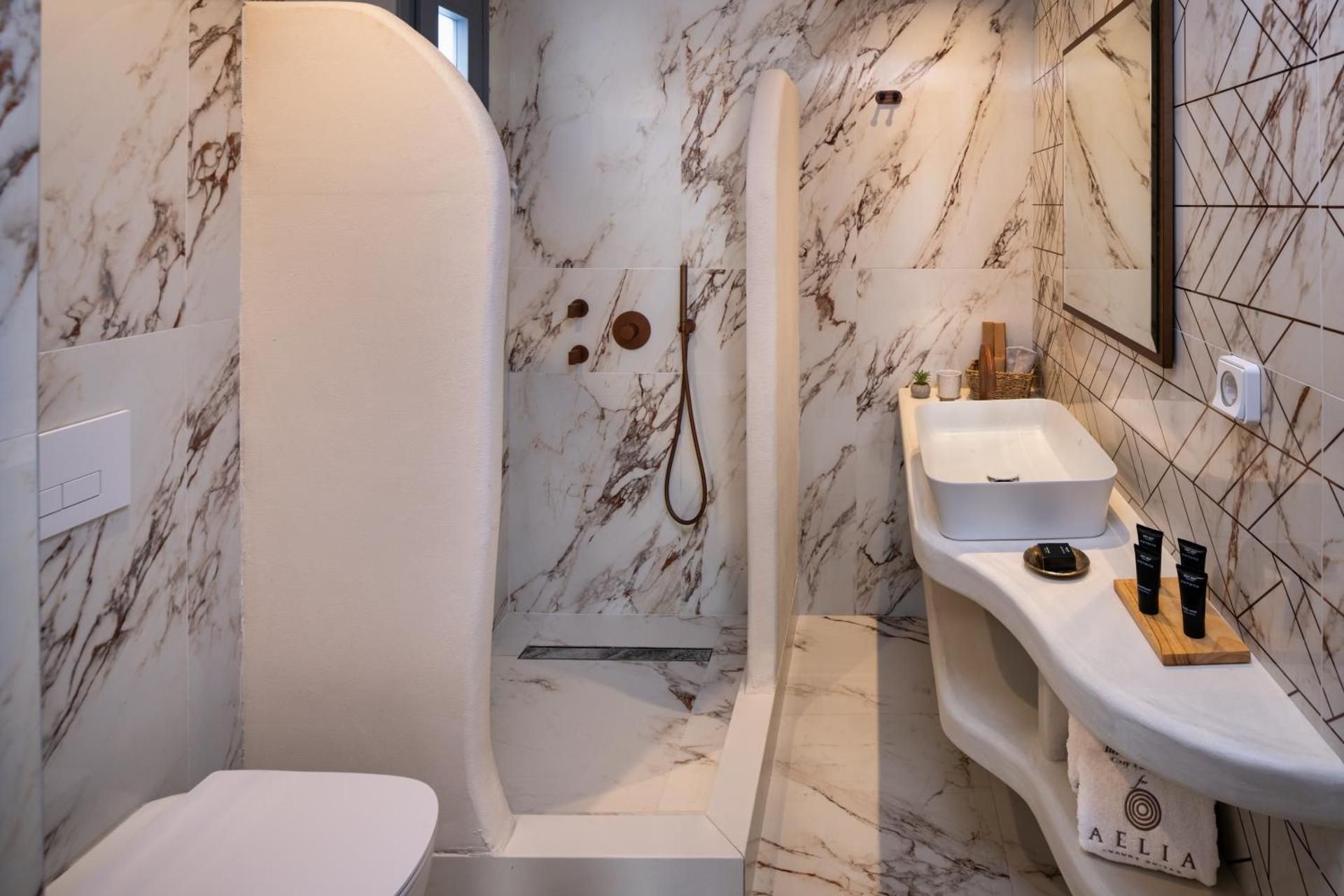 Junior Suite Garden View with Heated Jacuzzi