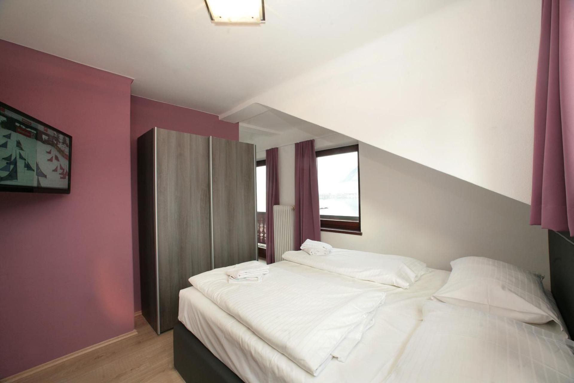 Suite with Lake View
