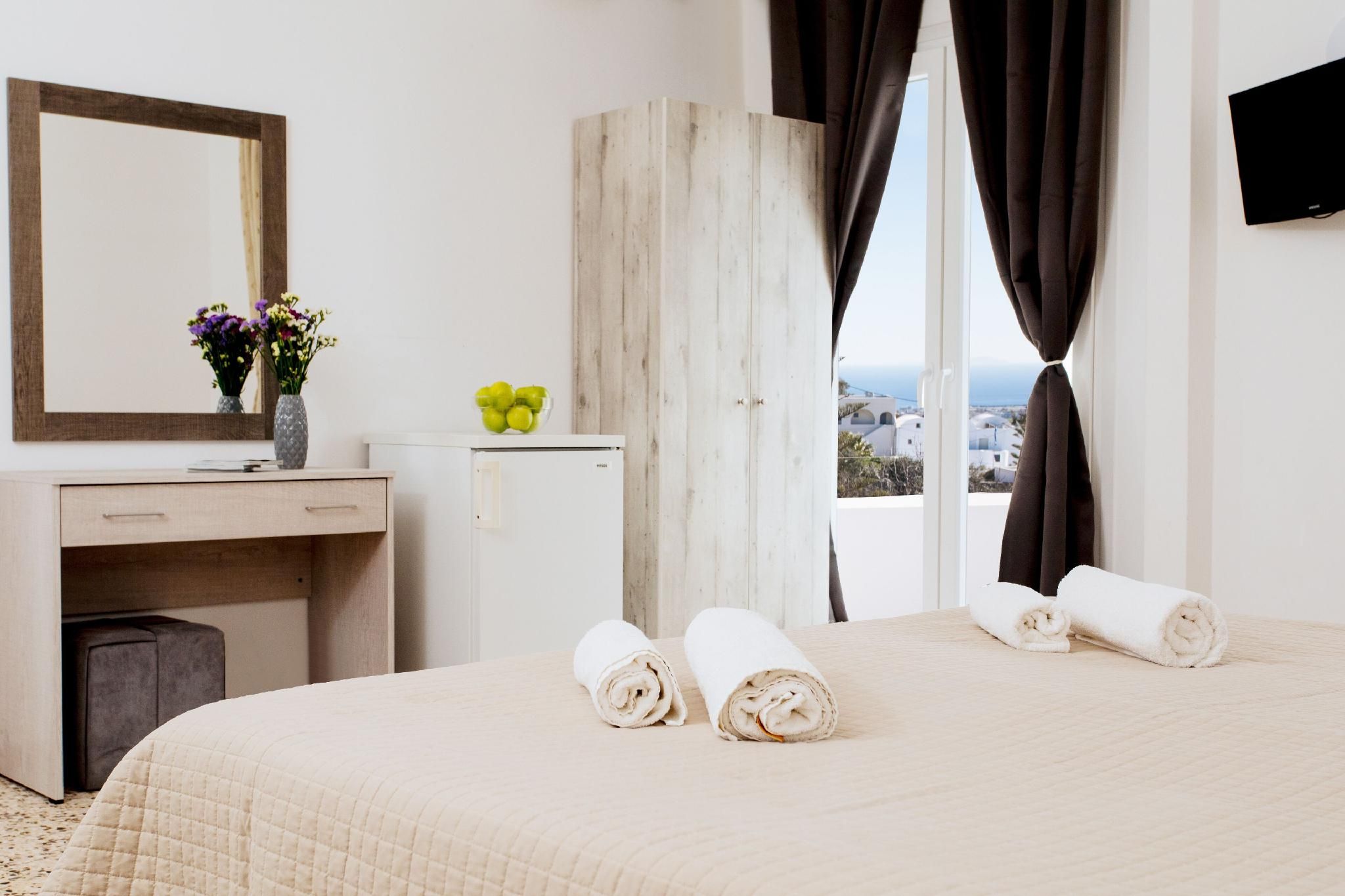 Nikos Hotel Triple Room