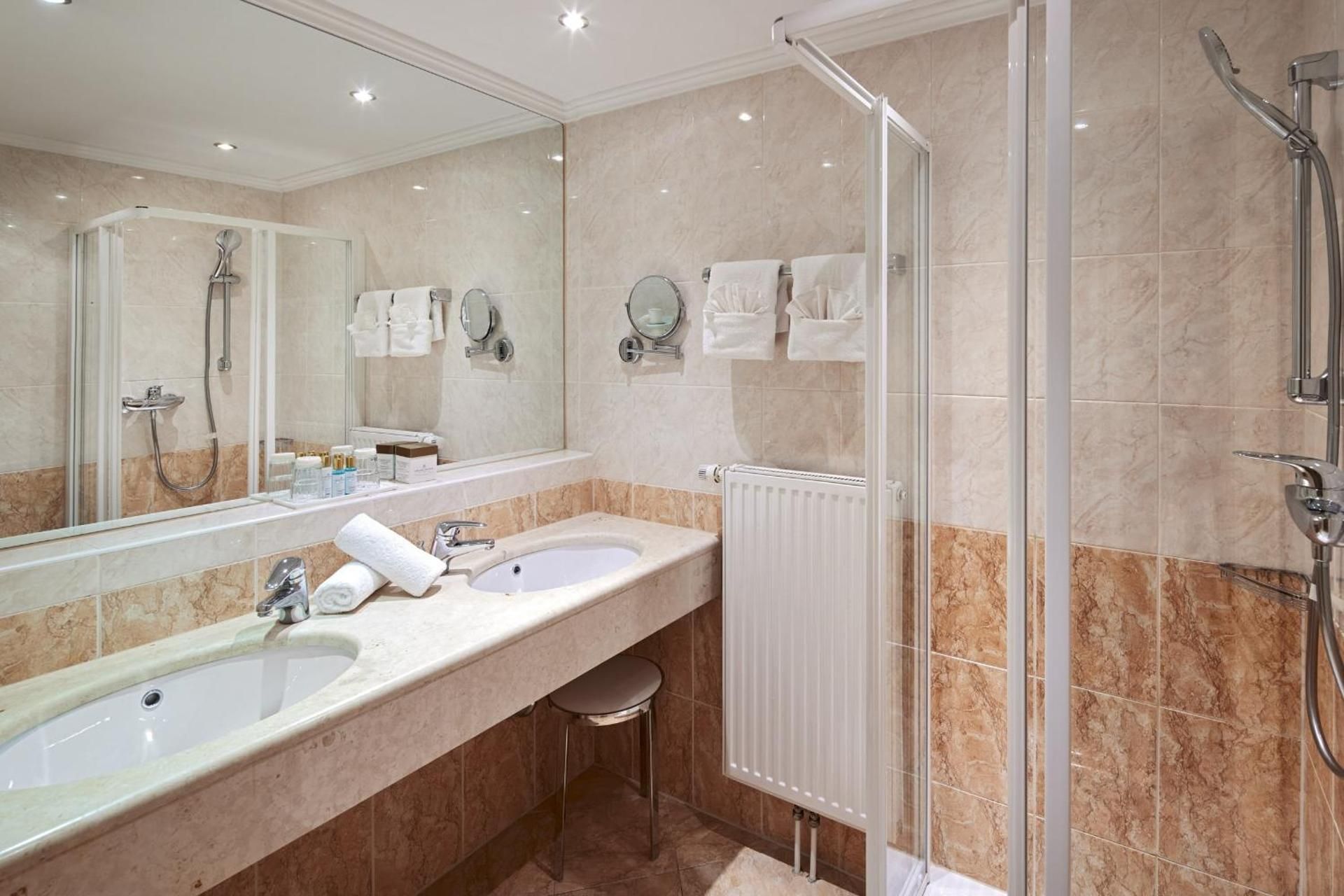 Comfort Room with Lake View