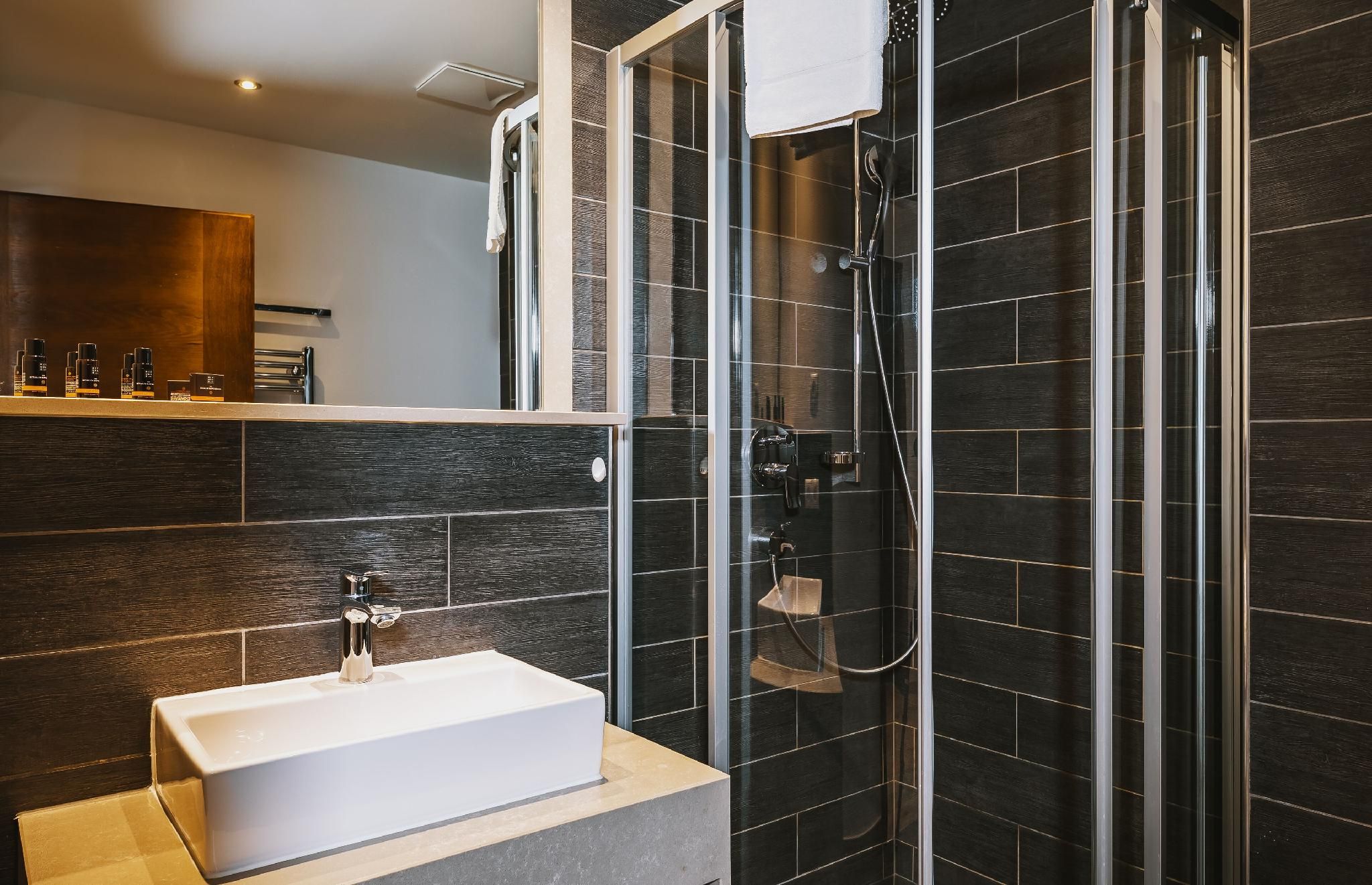 1 Bedroom Suite