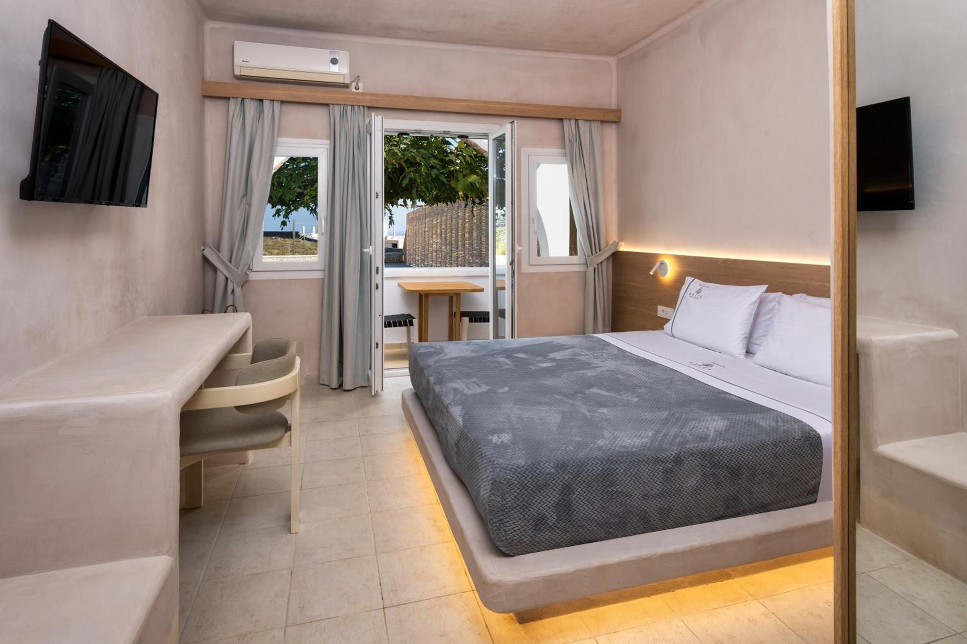 Elegant family suite pool view