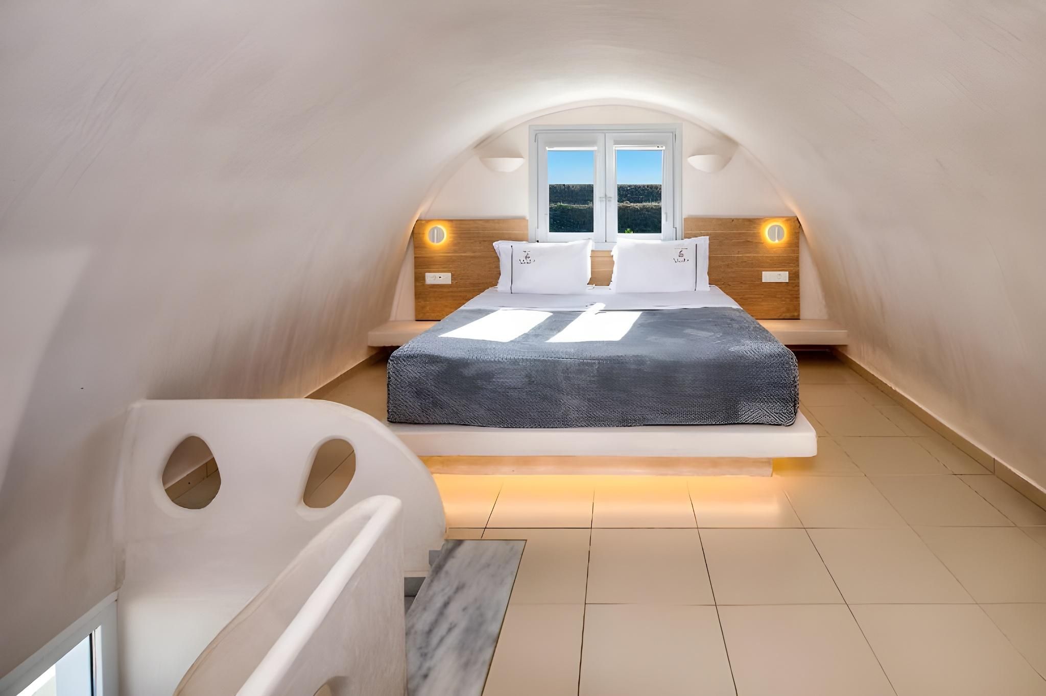 Master suite sea view with outdoor hot tub