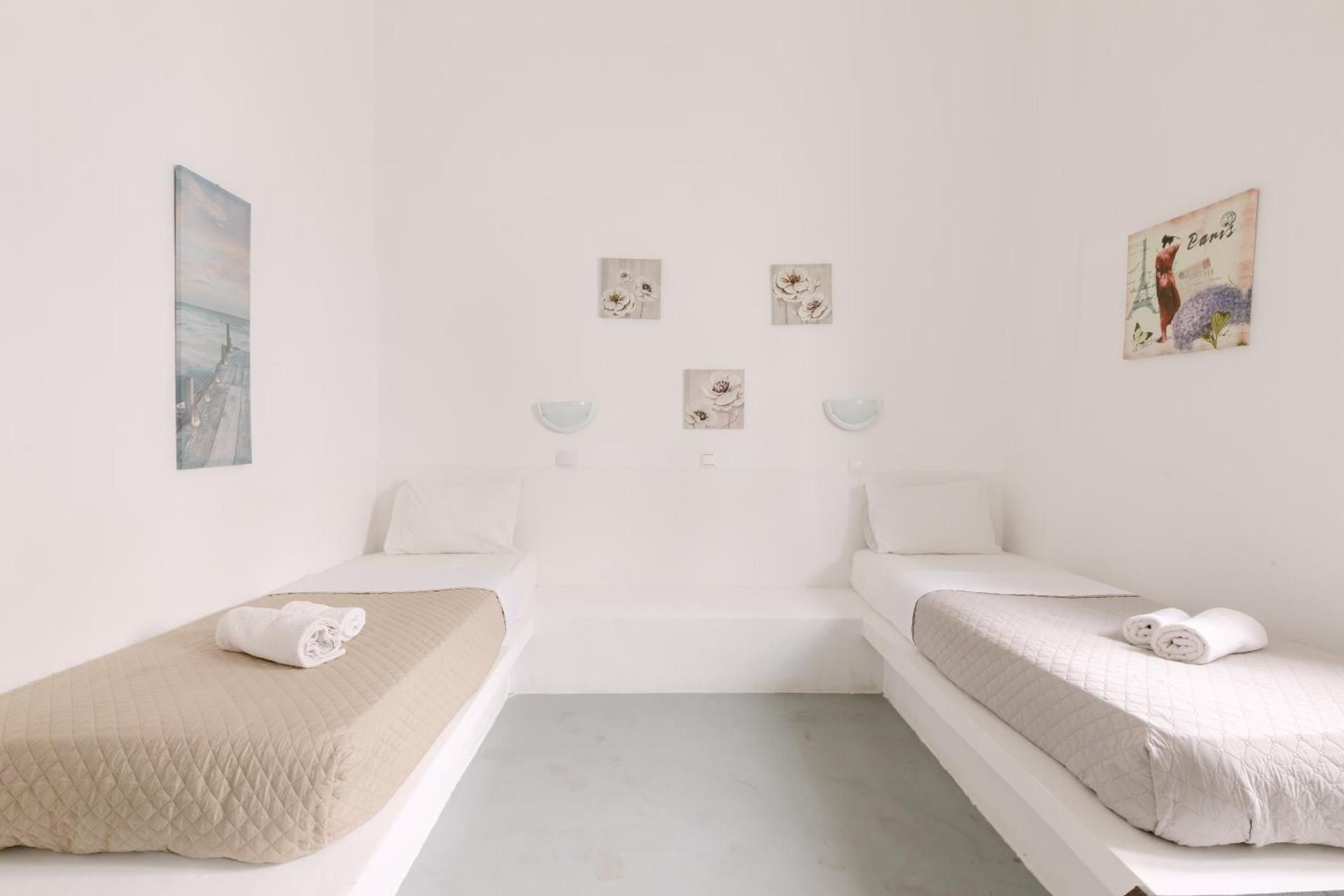 Seven Grapes - Karterados Standard Twin Room 2