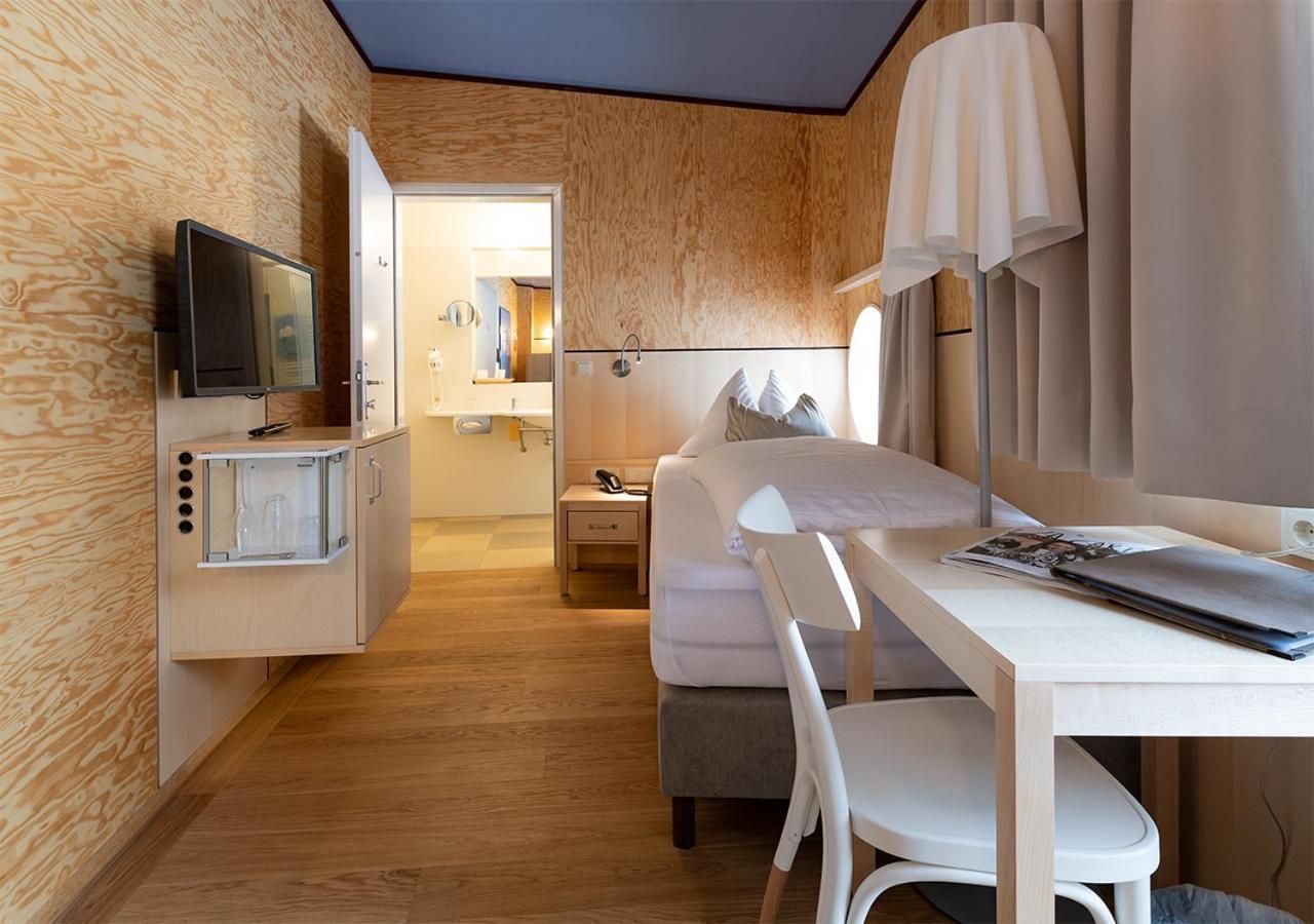 Single Room Panorama