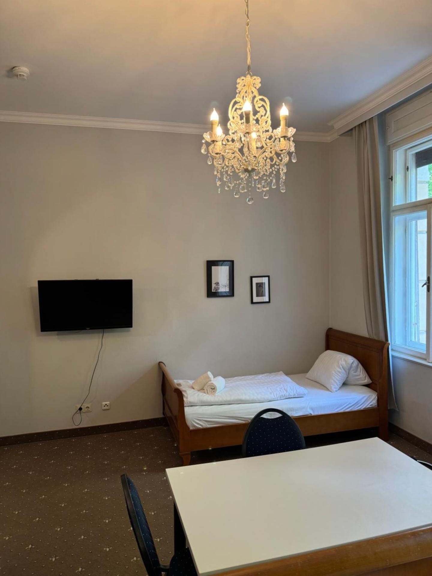 Superior One-Bedroom Apartment