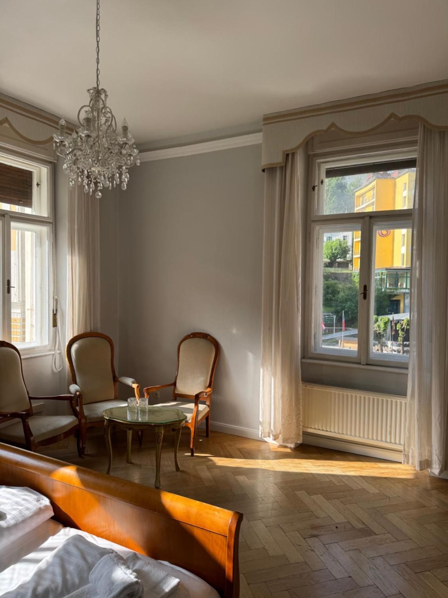 One-Bedroom Deluxe Apartment