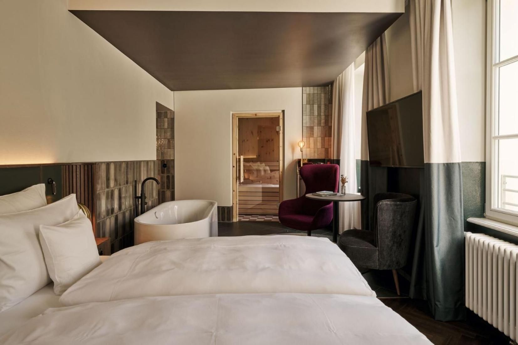 Suite with Sauna