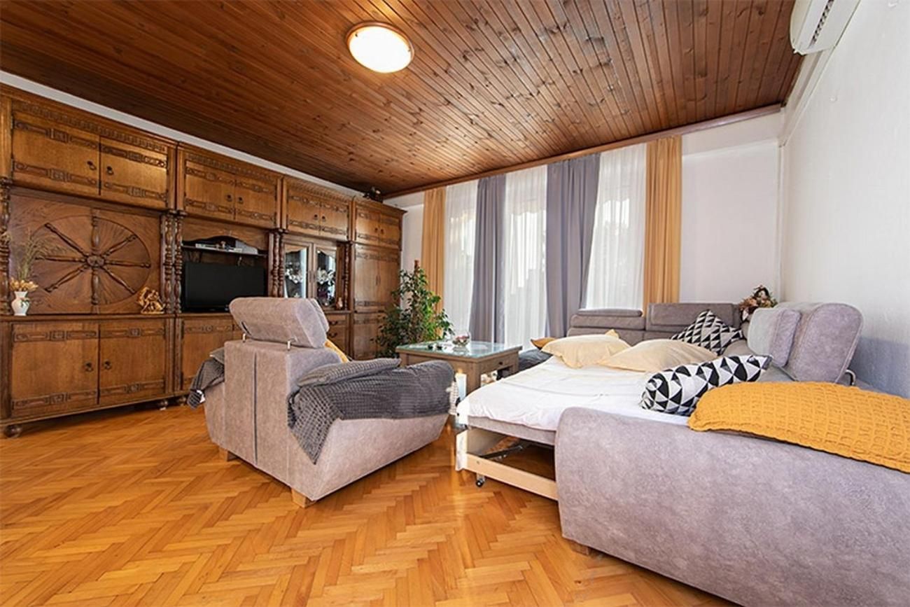 One-Bedroom Apartment with Balcony and Sea View