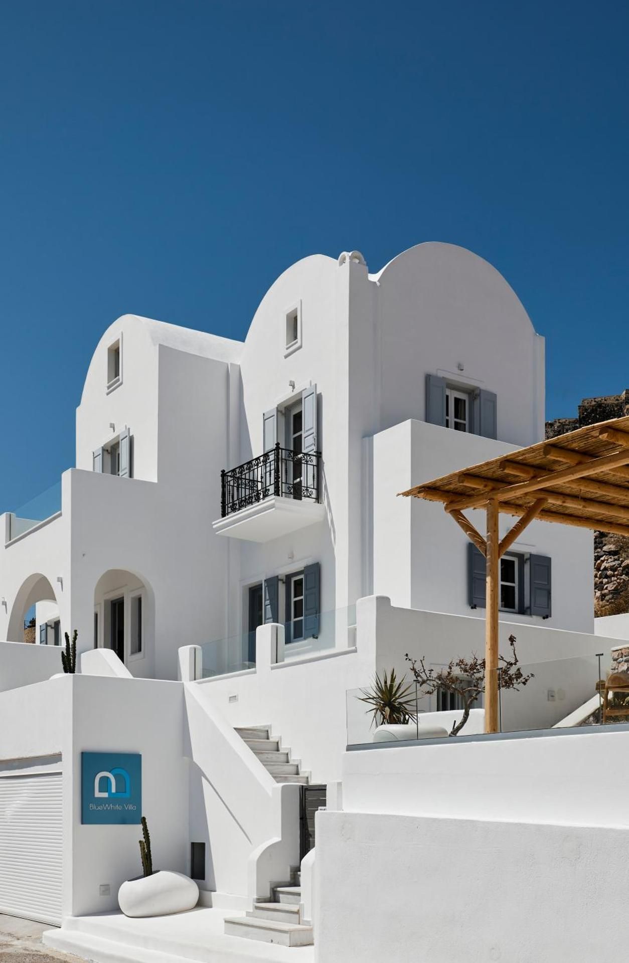Bluewhite Suites & Villa Santorini