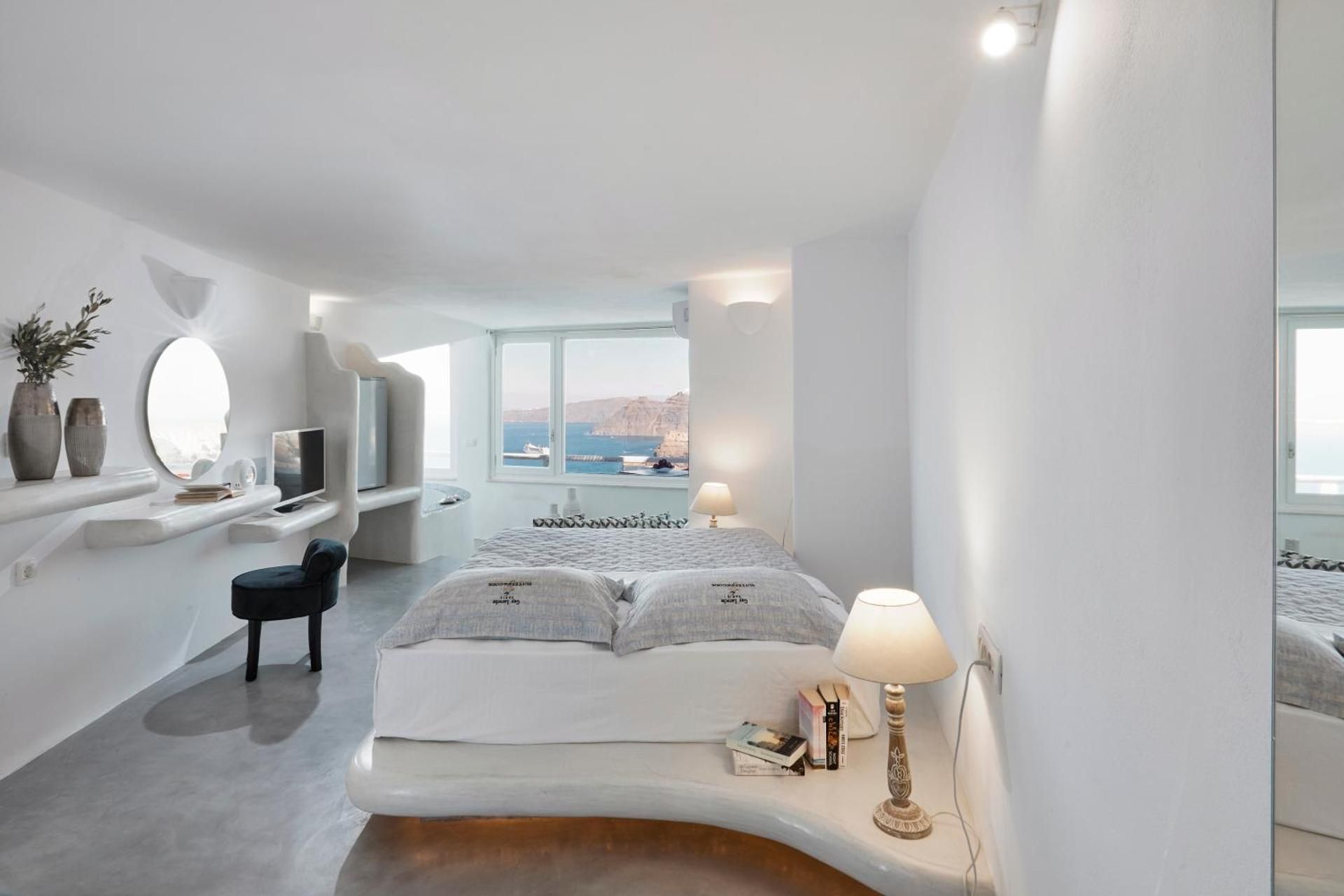 Divine Suite Caldera View
