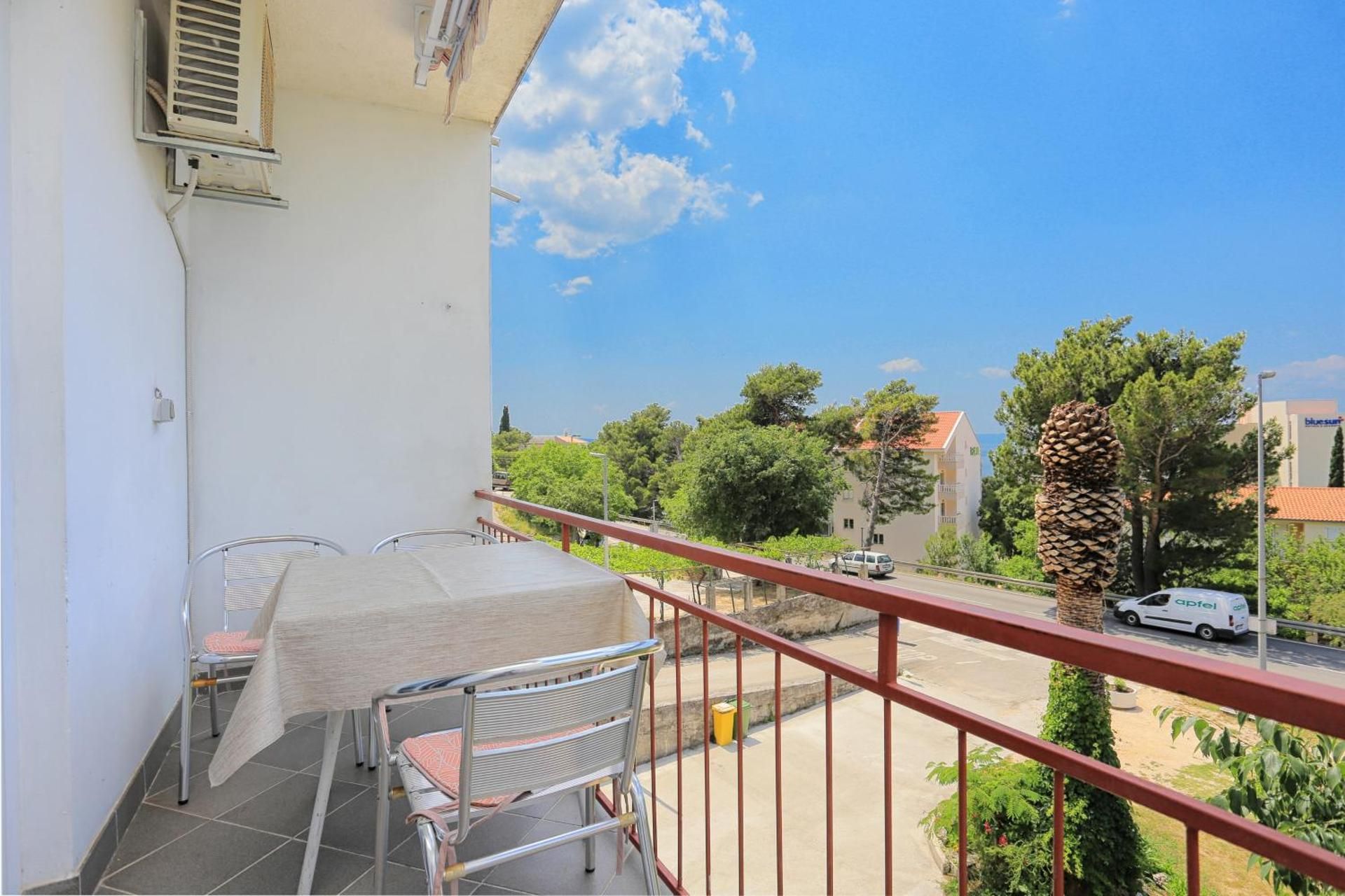 Apartments with parking space Tucepi, Makarska - 2676 Studio with Balcony and Sea View 2