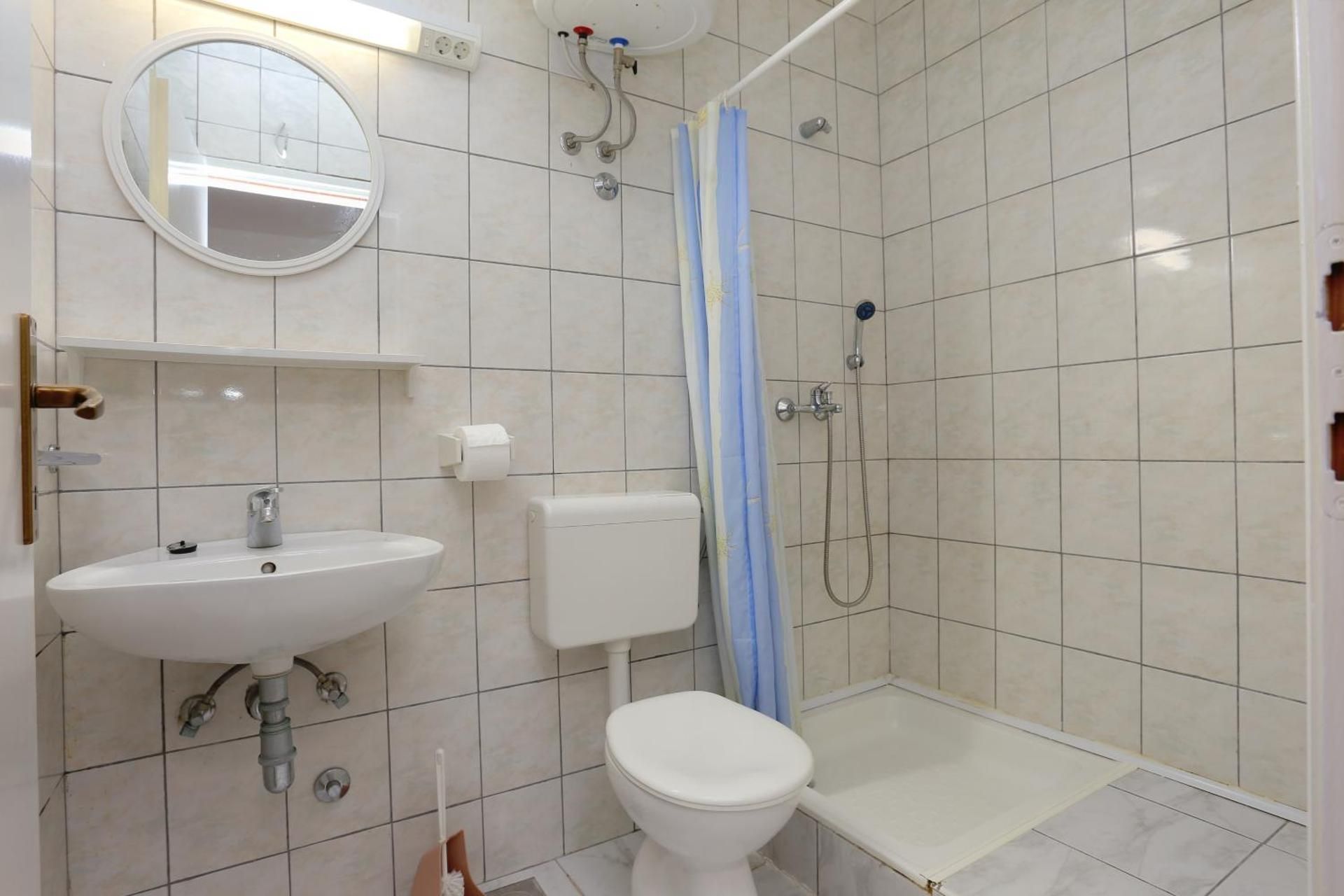 Apartments with parking space Tucepi, Makarska - 2676 Studio with Terrace and Sea View 3