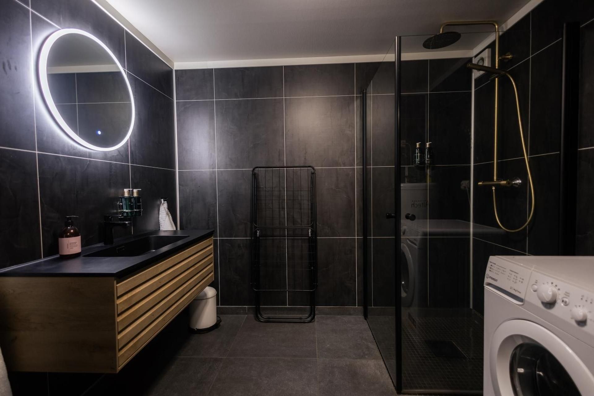 Two-Bedroom Deluxe Apartment with Balcony