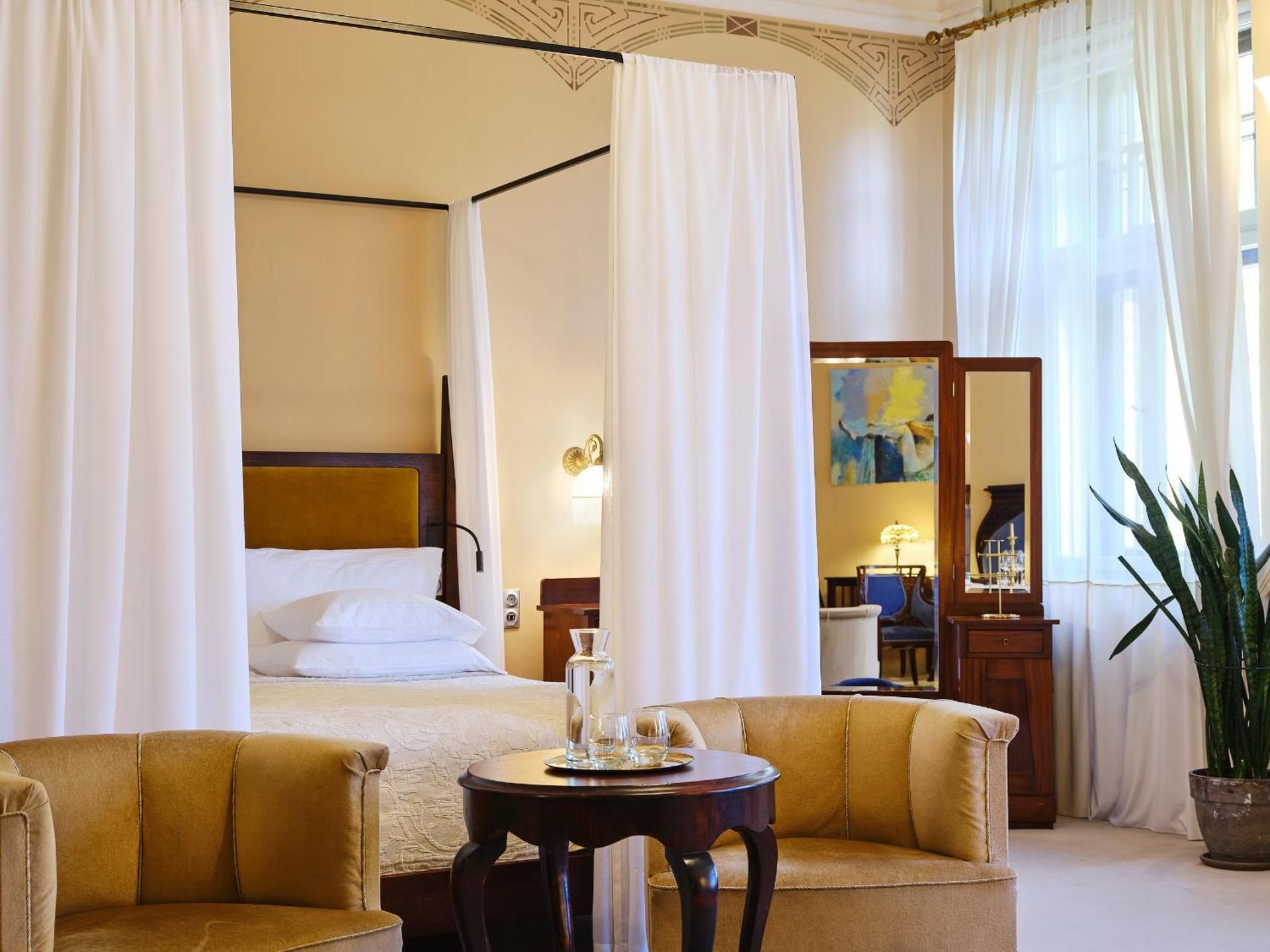 Master´s Floor Mahogany Suite