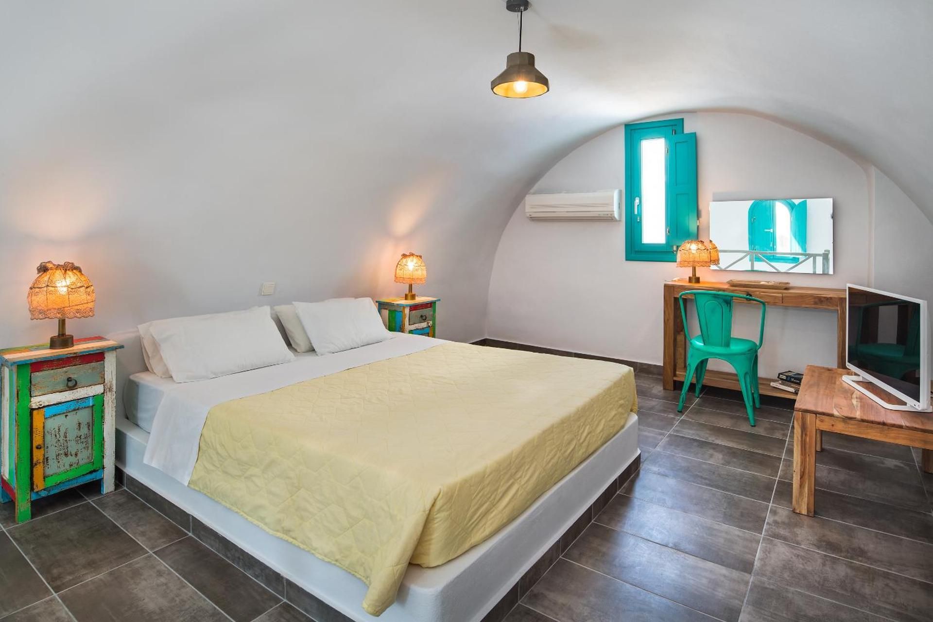 One-Bedroom Apartment - Split Level