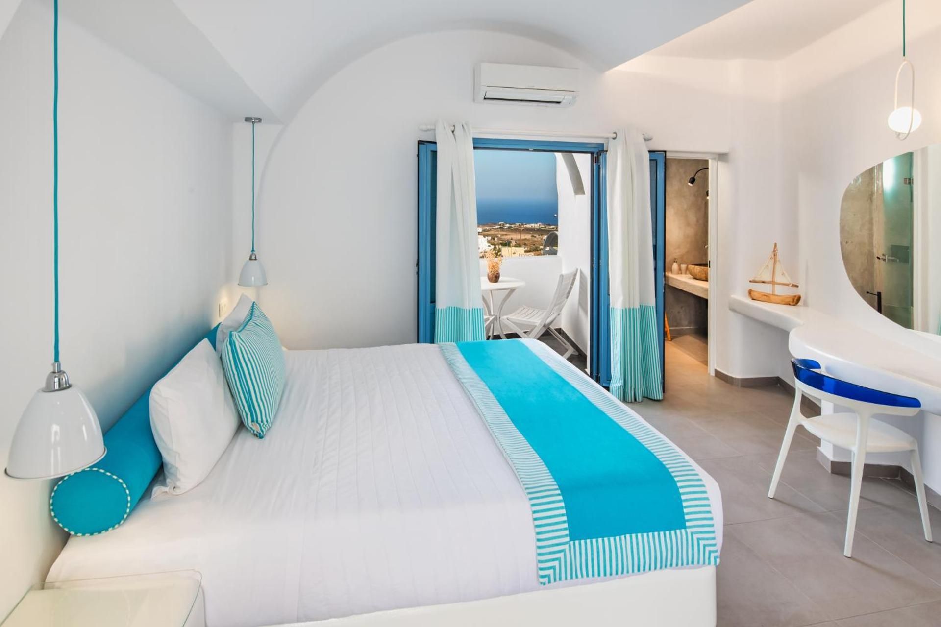 Suite with Cave Hot Tub