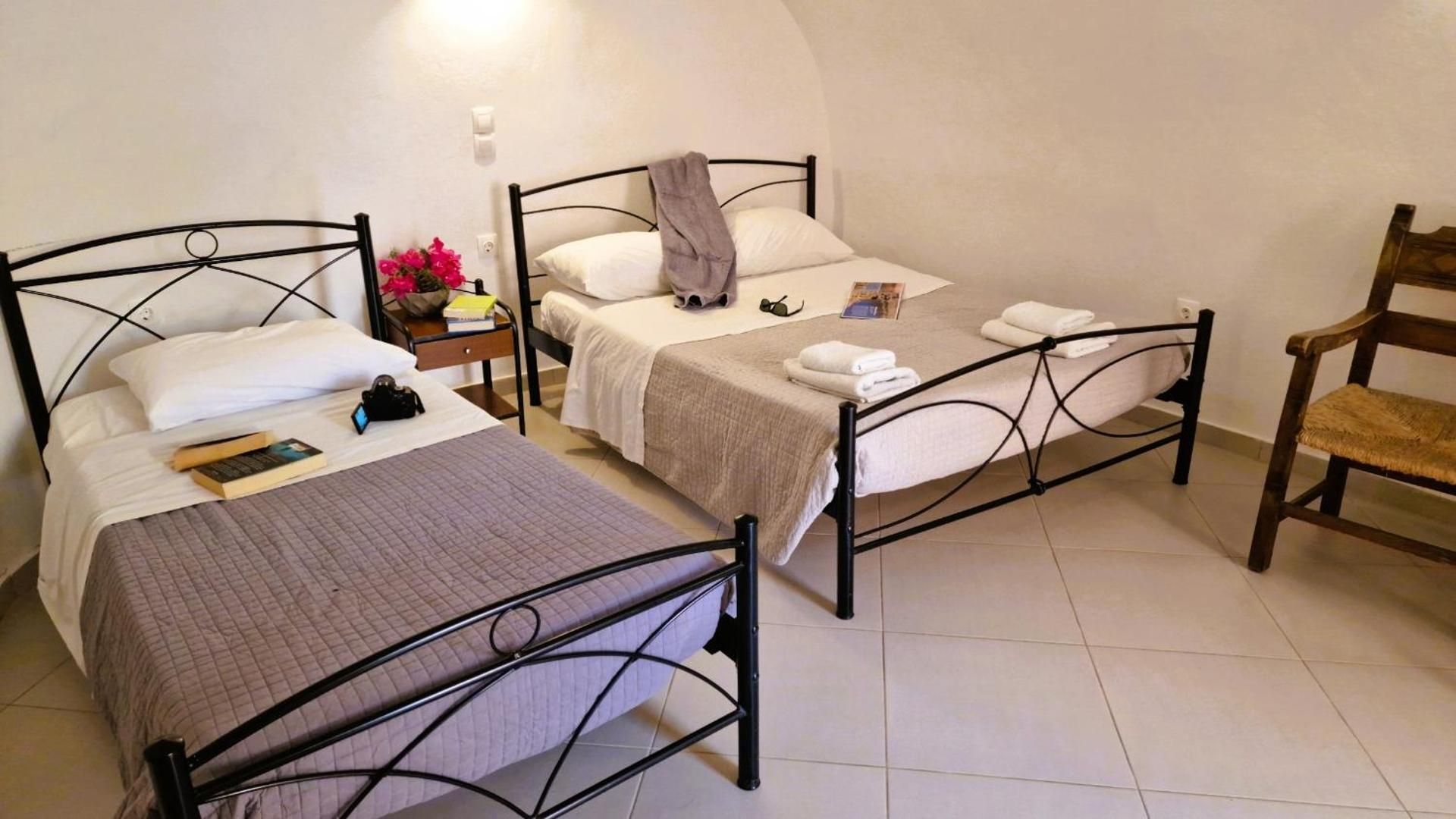 Cave Triple Room - Semi basement