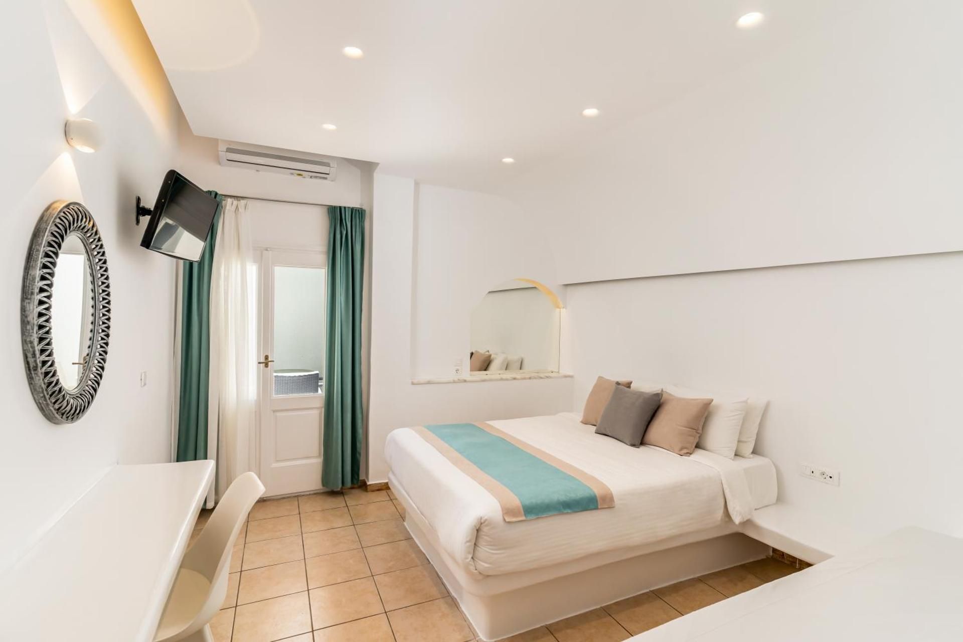 Economy Room