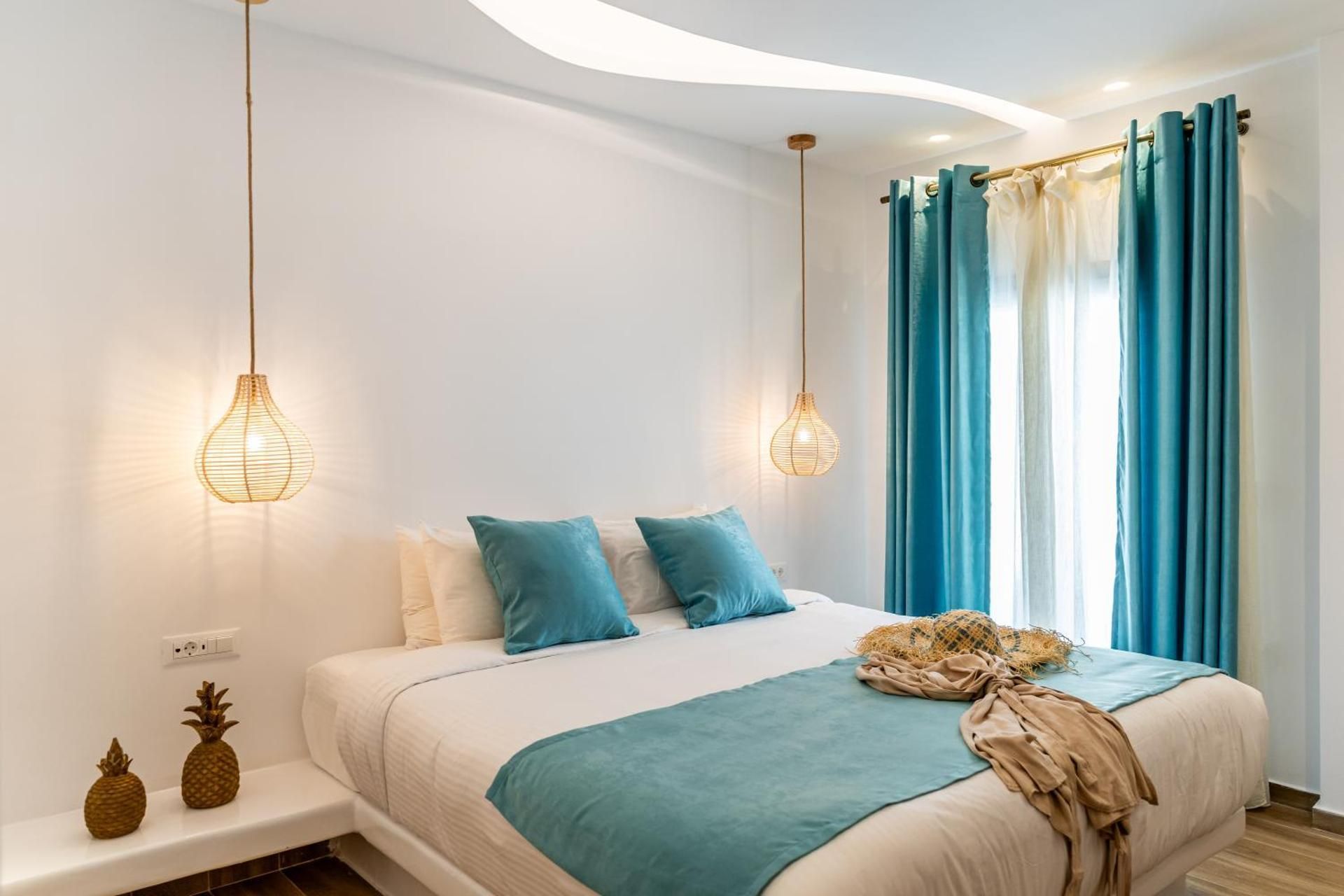 Junior Suite with with private outdoor jetted and courtyard view tub