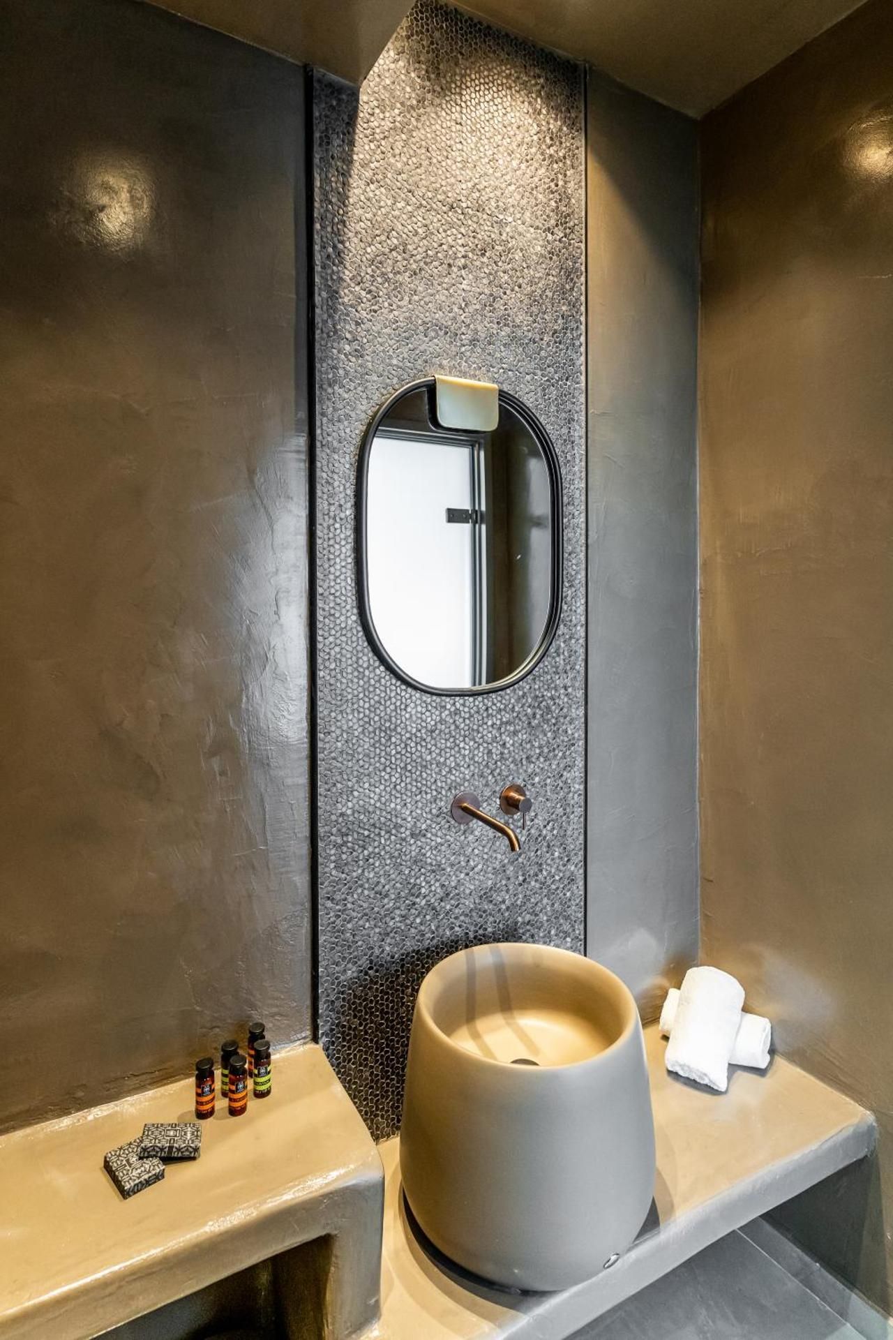 Superior Suite with private outdoor jetted tub and sea view