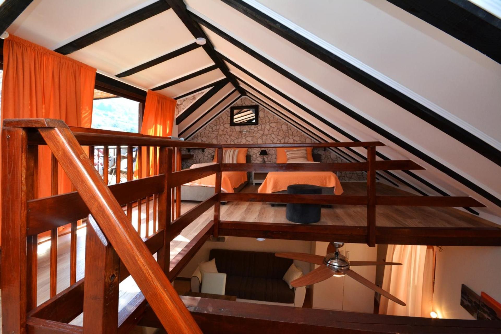 Apartments & Rooms As