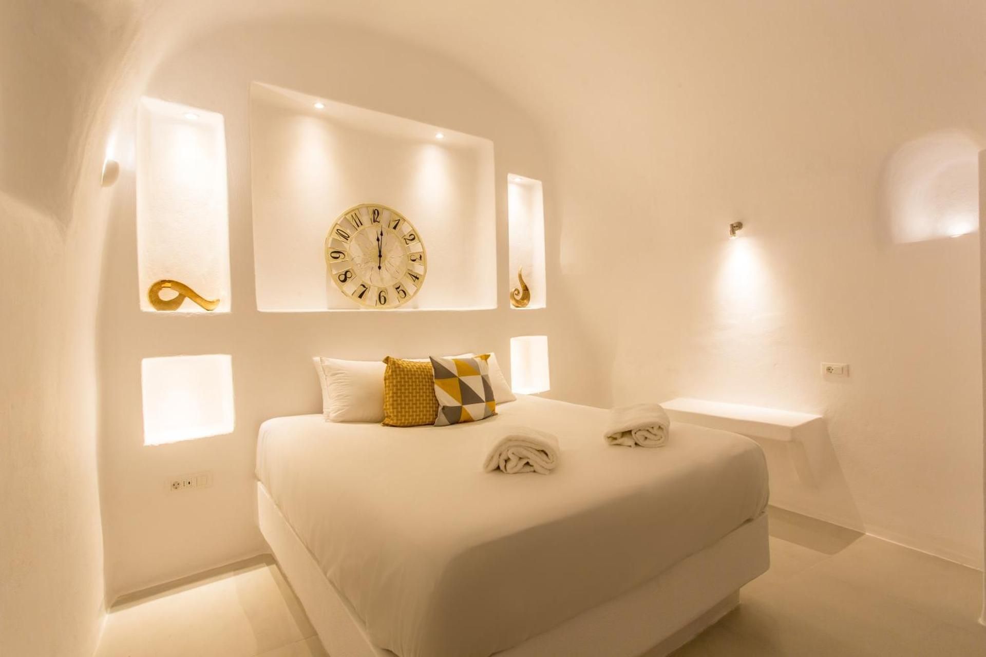 Elegant Two Bedroom Apartment with Private Hot Tub