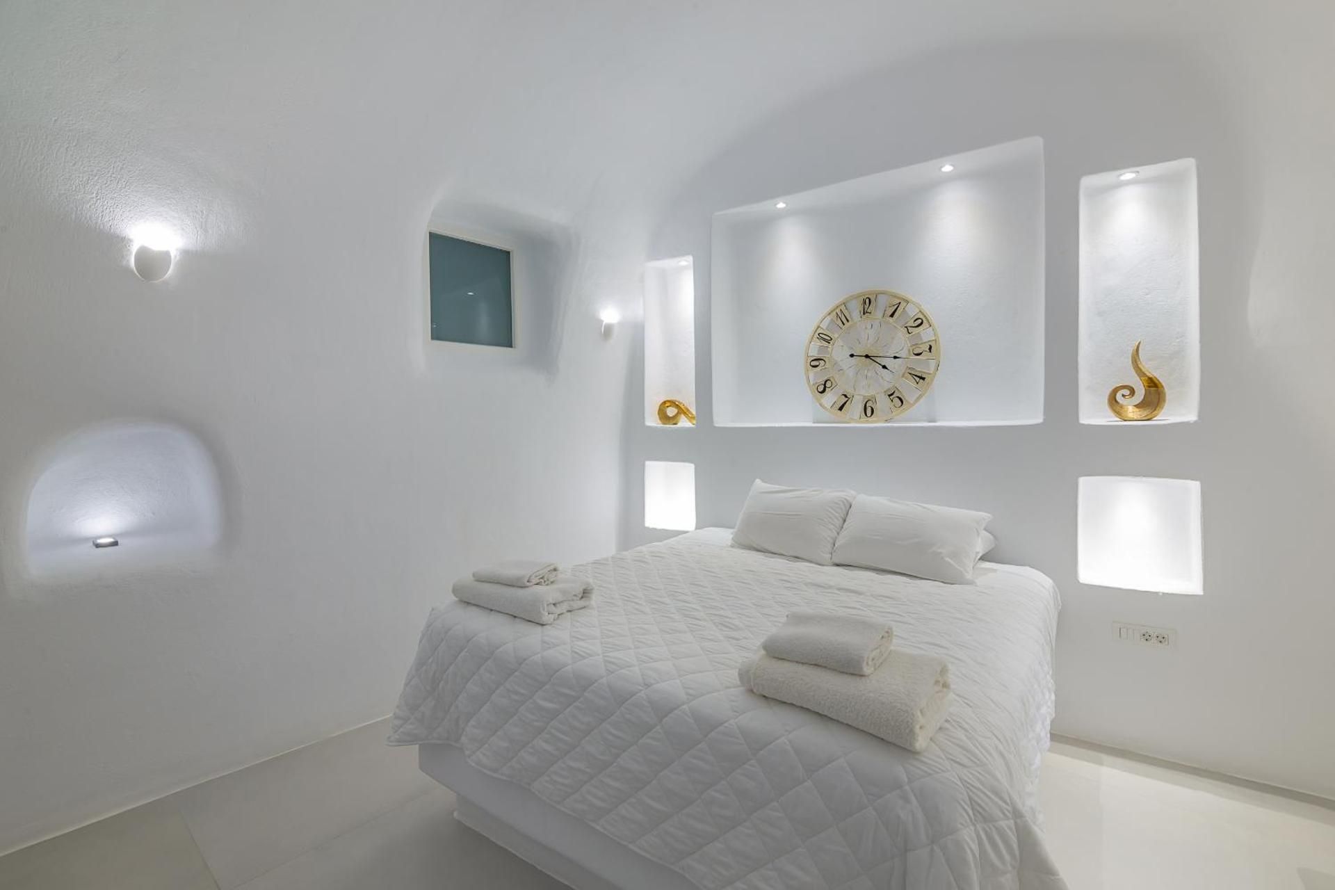 Elegant Two Bedroom Apartment with Private Hot Tub