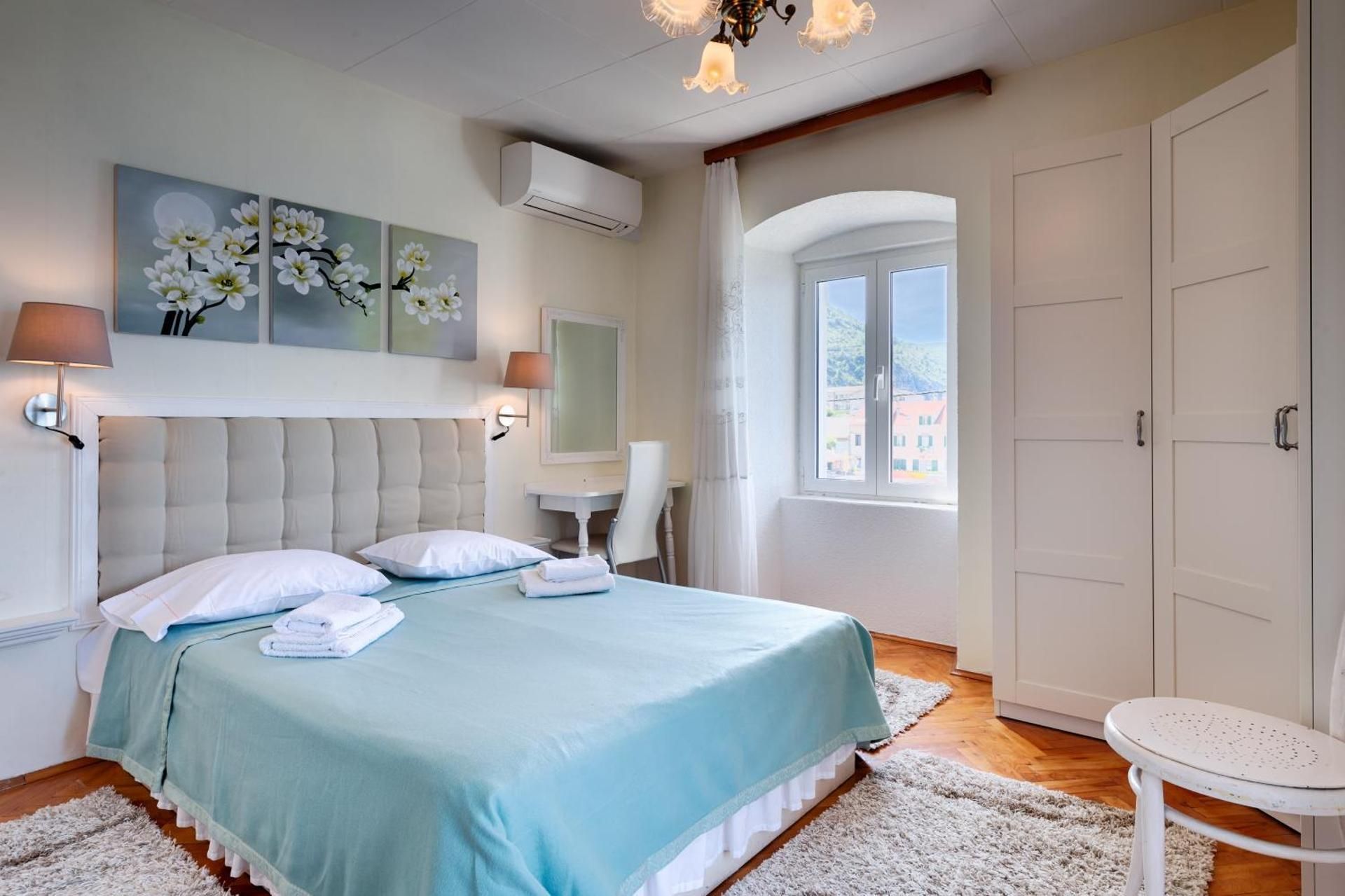 Double Room with Balcony and Sea View