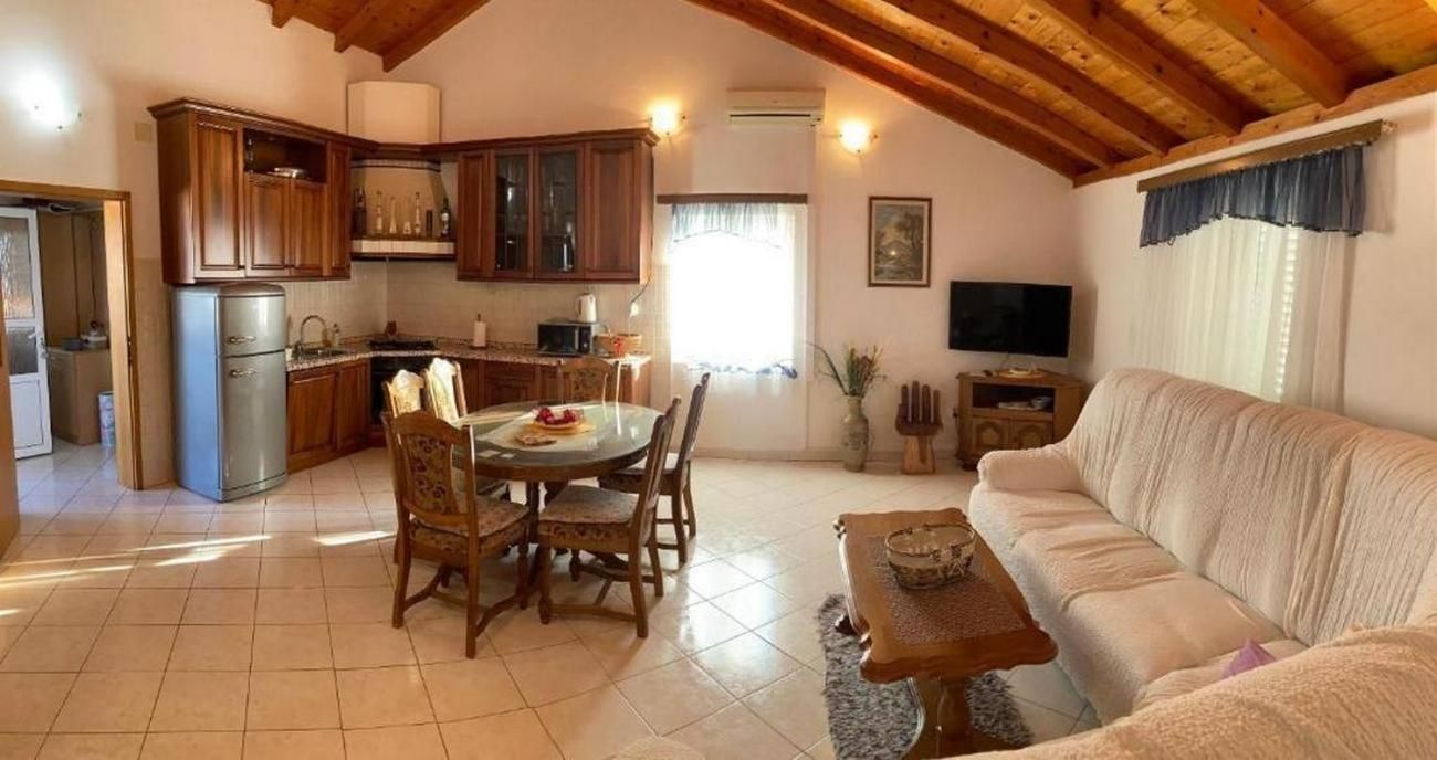 Two-Bedroom Apartment with Terrace and Sea View
