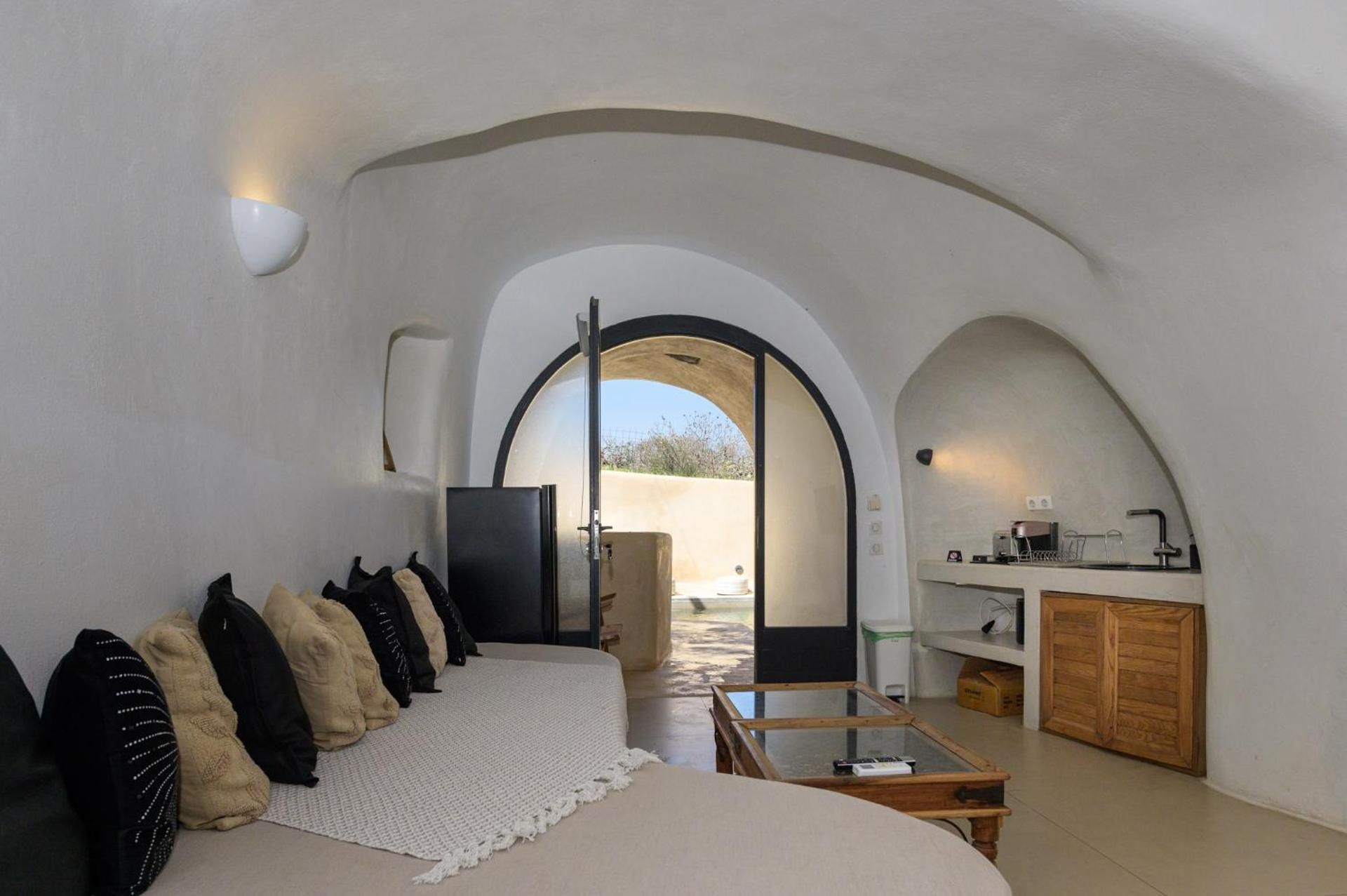 Three-Bedroom Deluxe Apartment