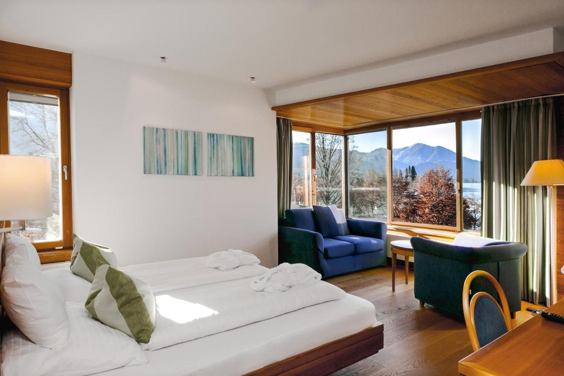 Double Room with Lake View and Balcony