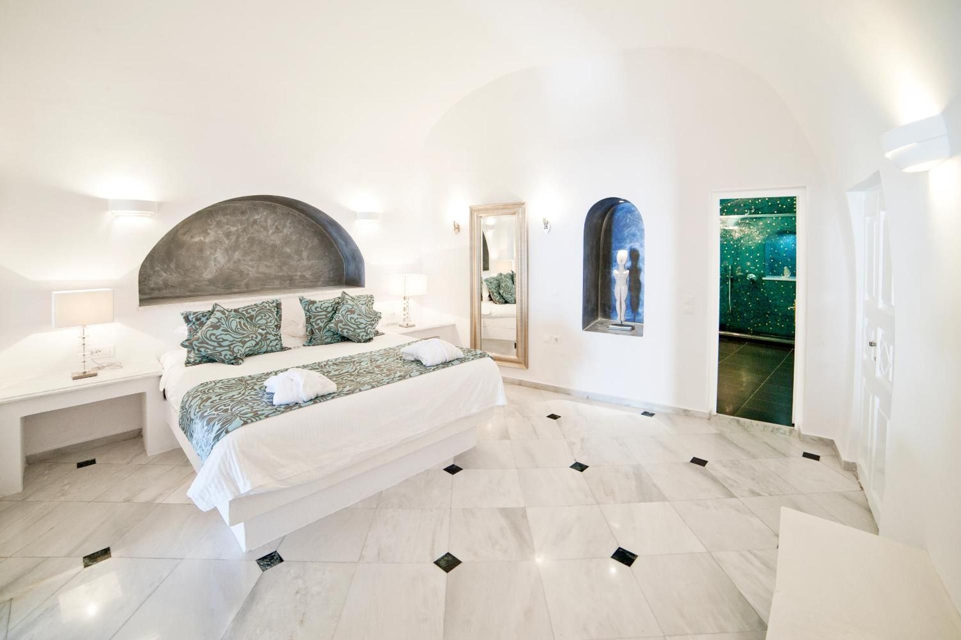 Master Suite with Caldera View