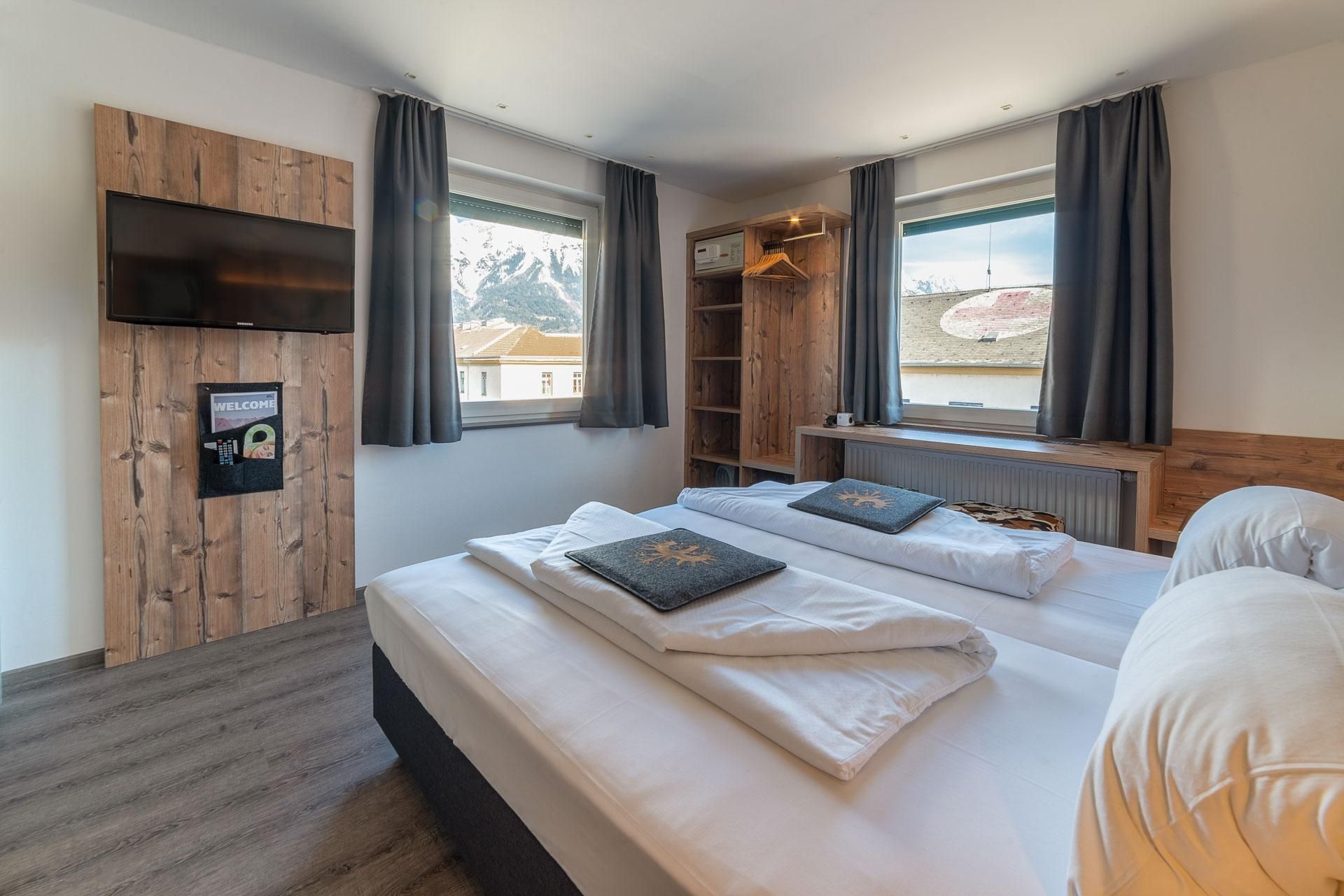 Double Room Business