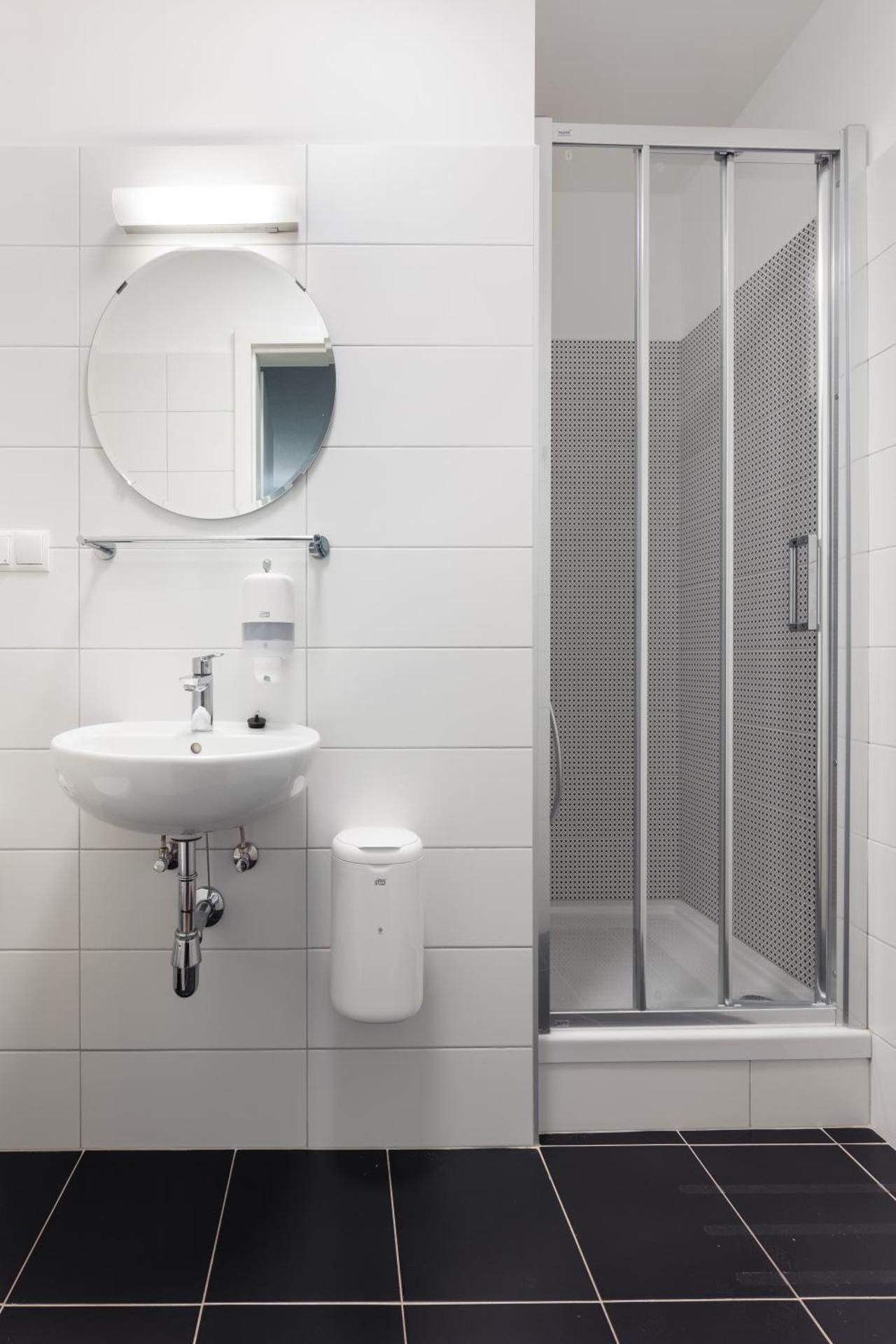 Hostel Marmota Double Room with Private External Bathroom 3