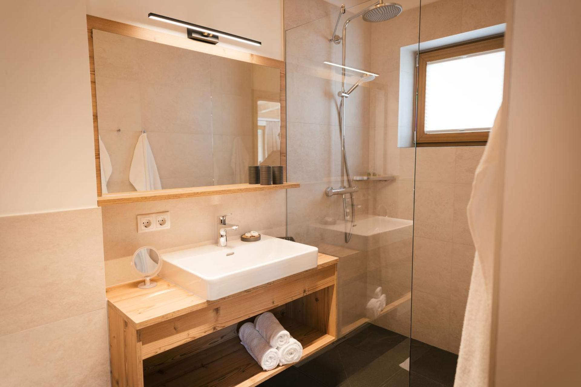 Edenhauserhof Apartment with Lake View 3