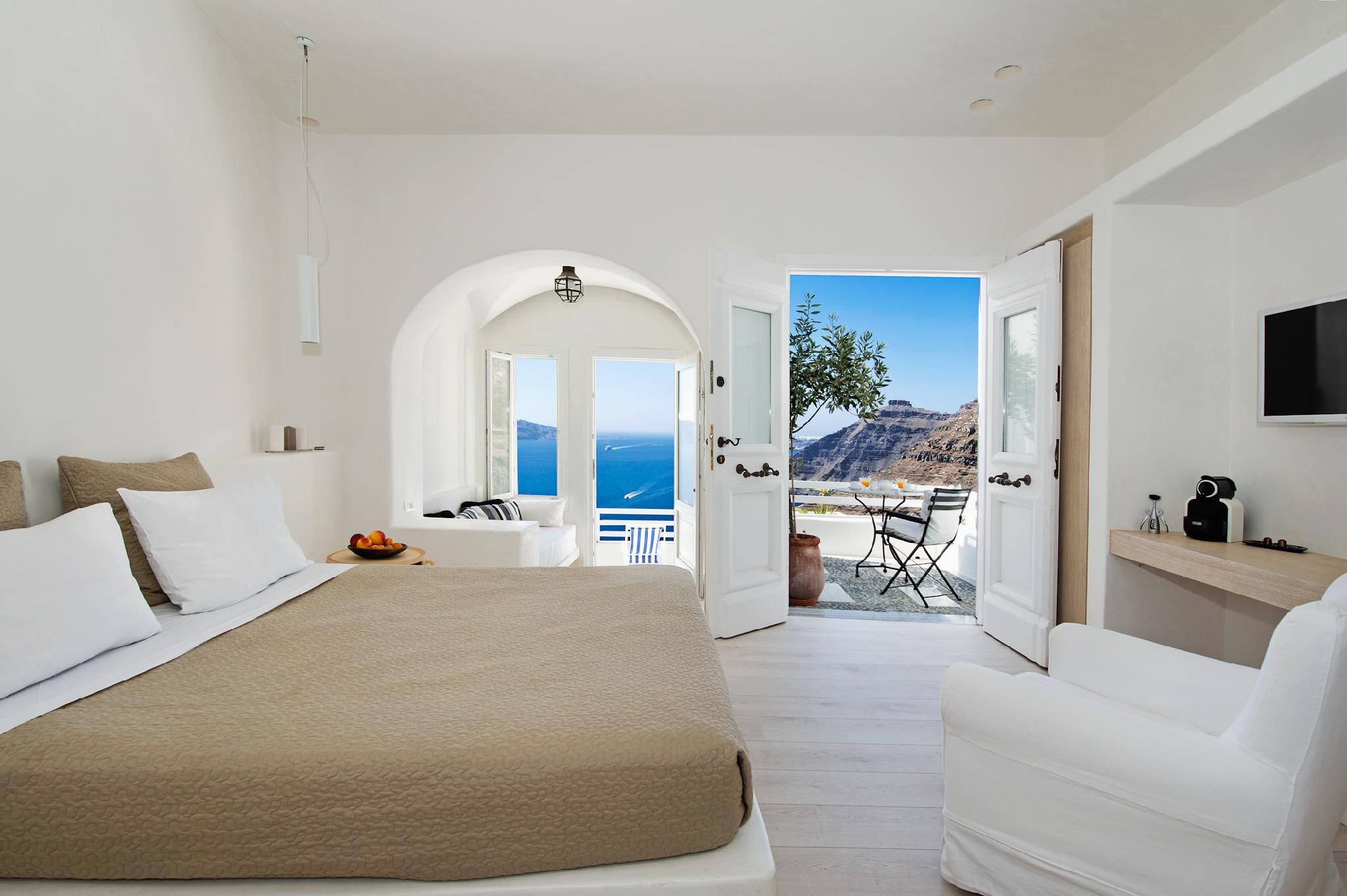 Honeymoon Suite with Private Outdoor Jacuzzi
